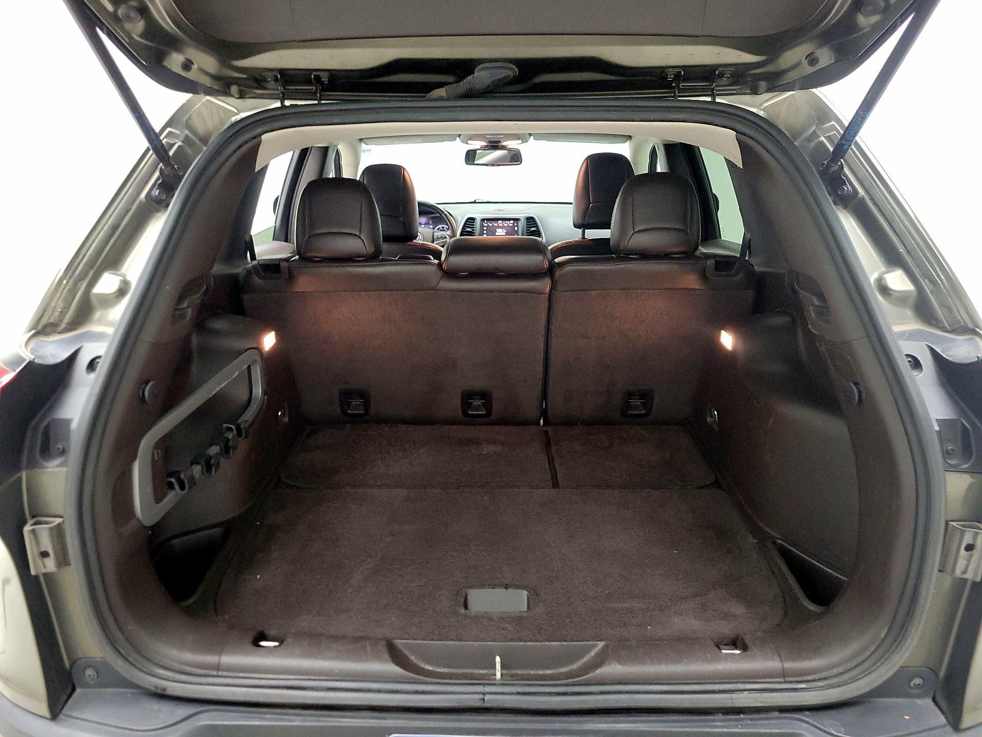 Thumbnail: 2015 Jeep Cherokee - 20