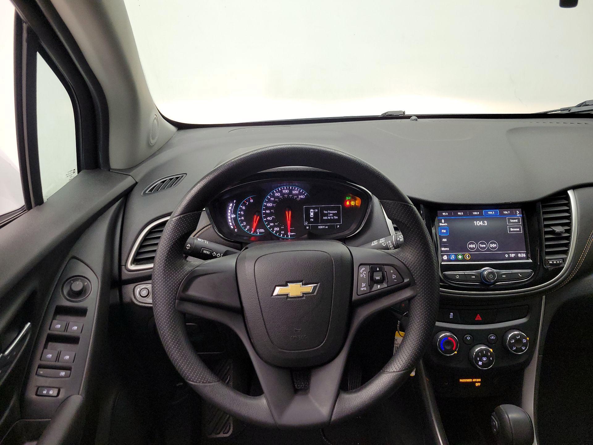 Thumbnail: 2018 Chevrolet Trax - 10