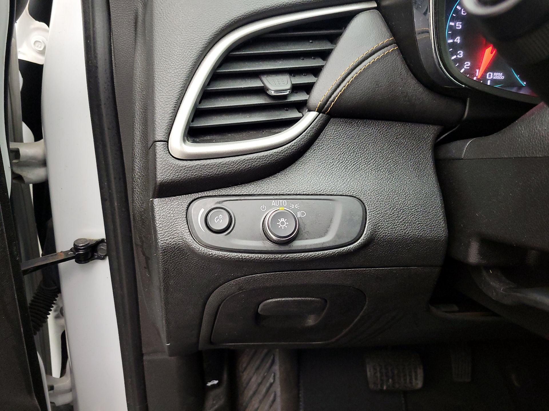 Thumbnail: 2018 Chevrolet Trax - 13