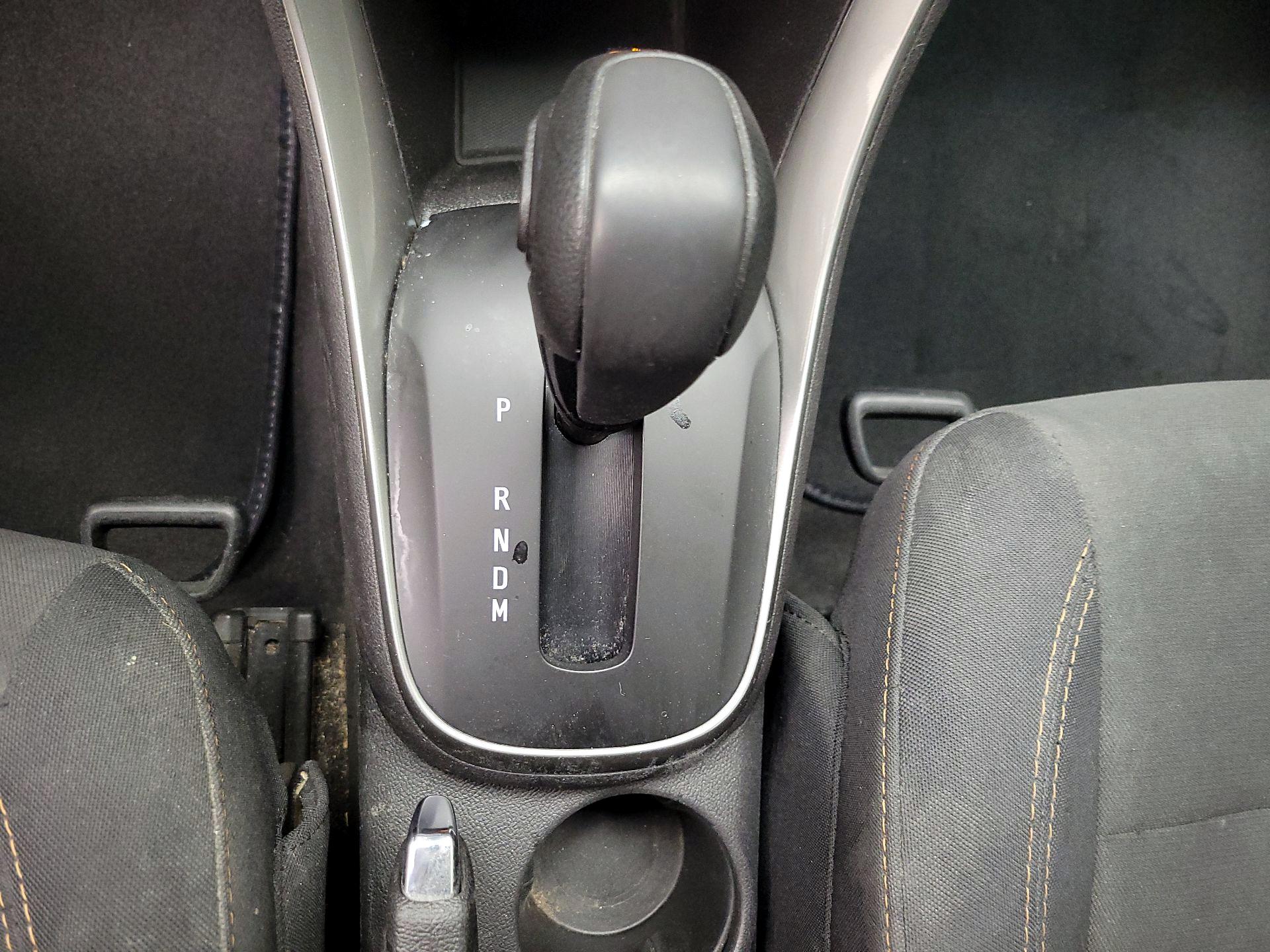 Thumbnail: 2018 Chevrolet Trax - 17