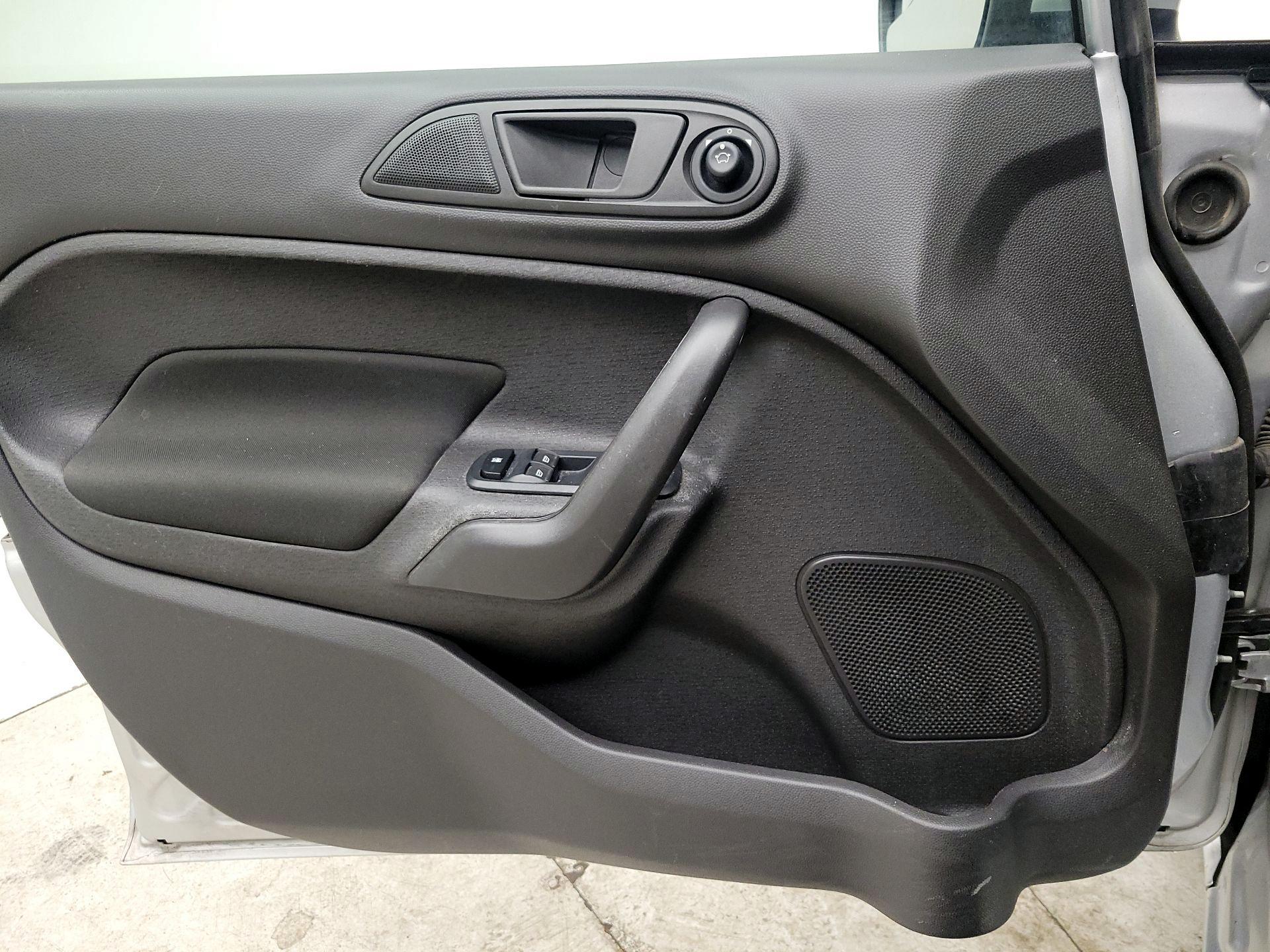 Thumbnail: 2018 Ford Fiesta - 12