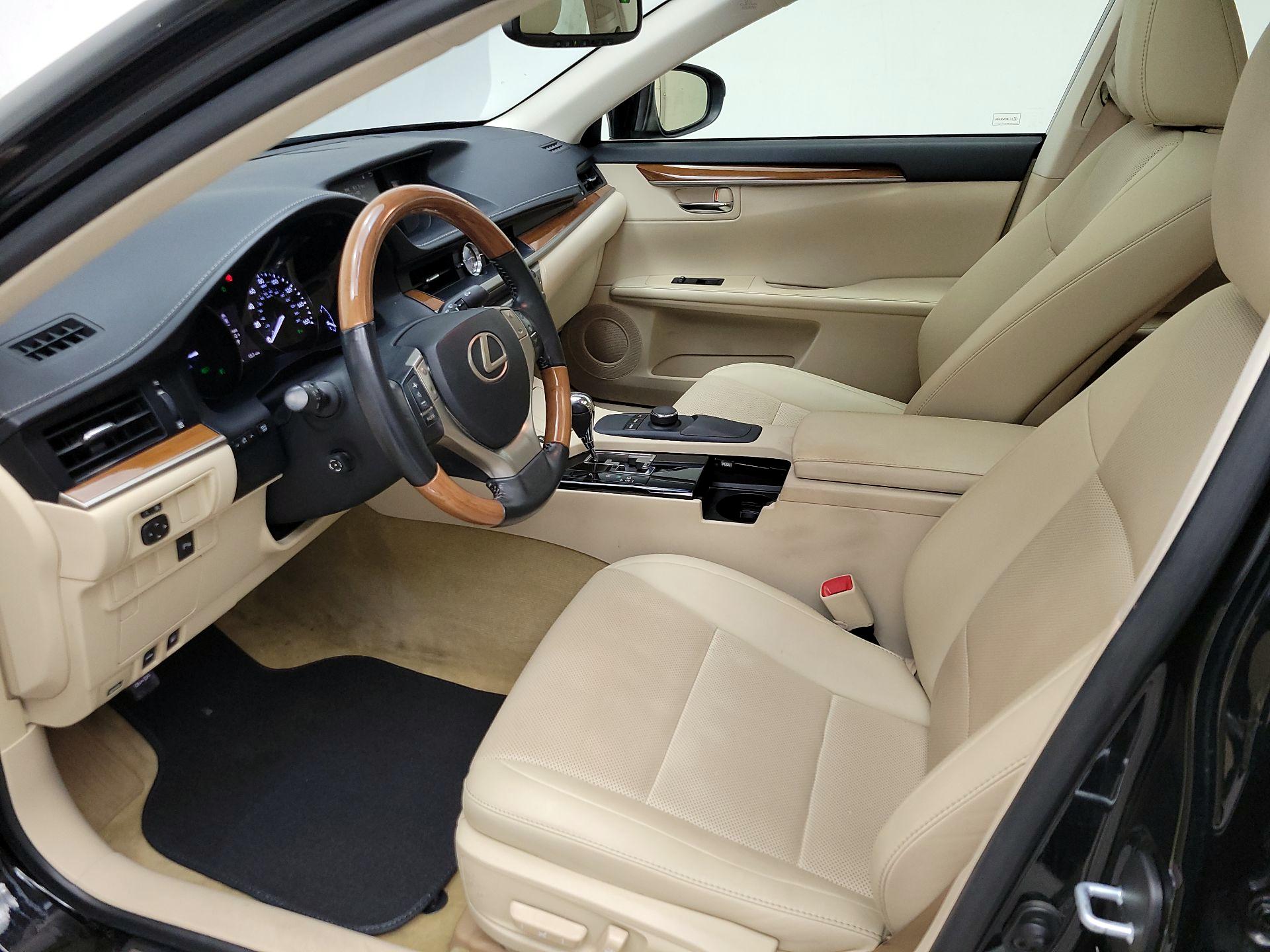 Thumbnail: 2015 Lexus ES - 11