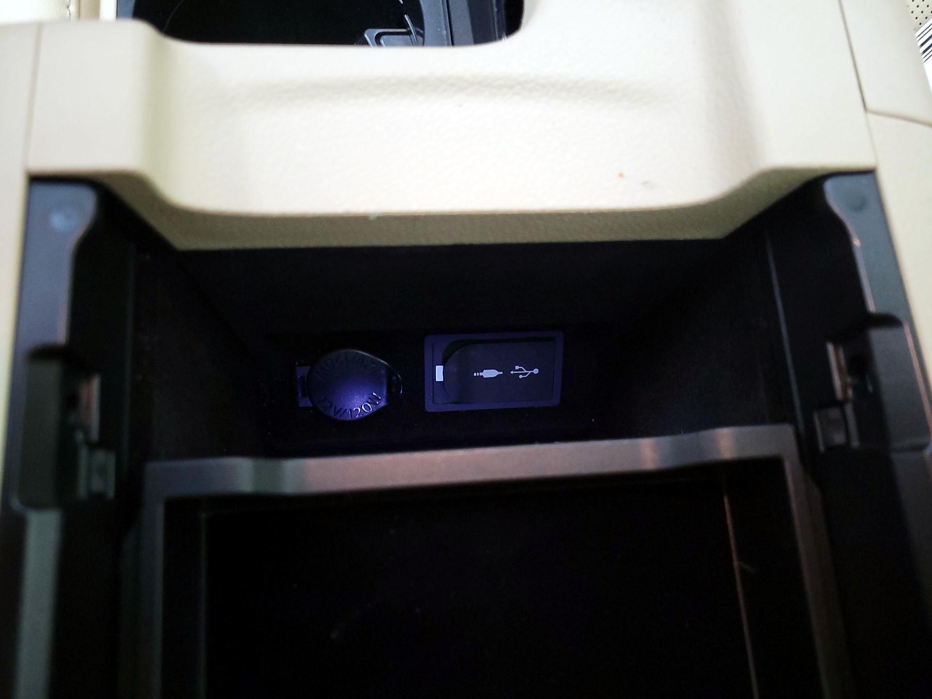 Thumbnail: 2015 Lexus ES - 18