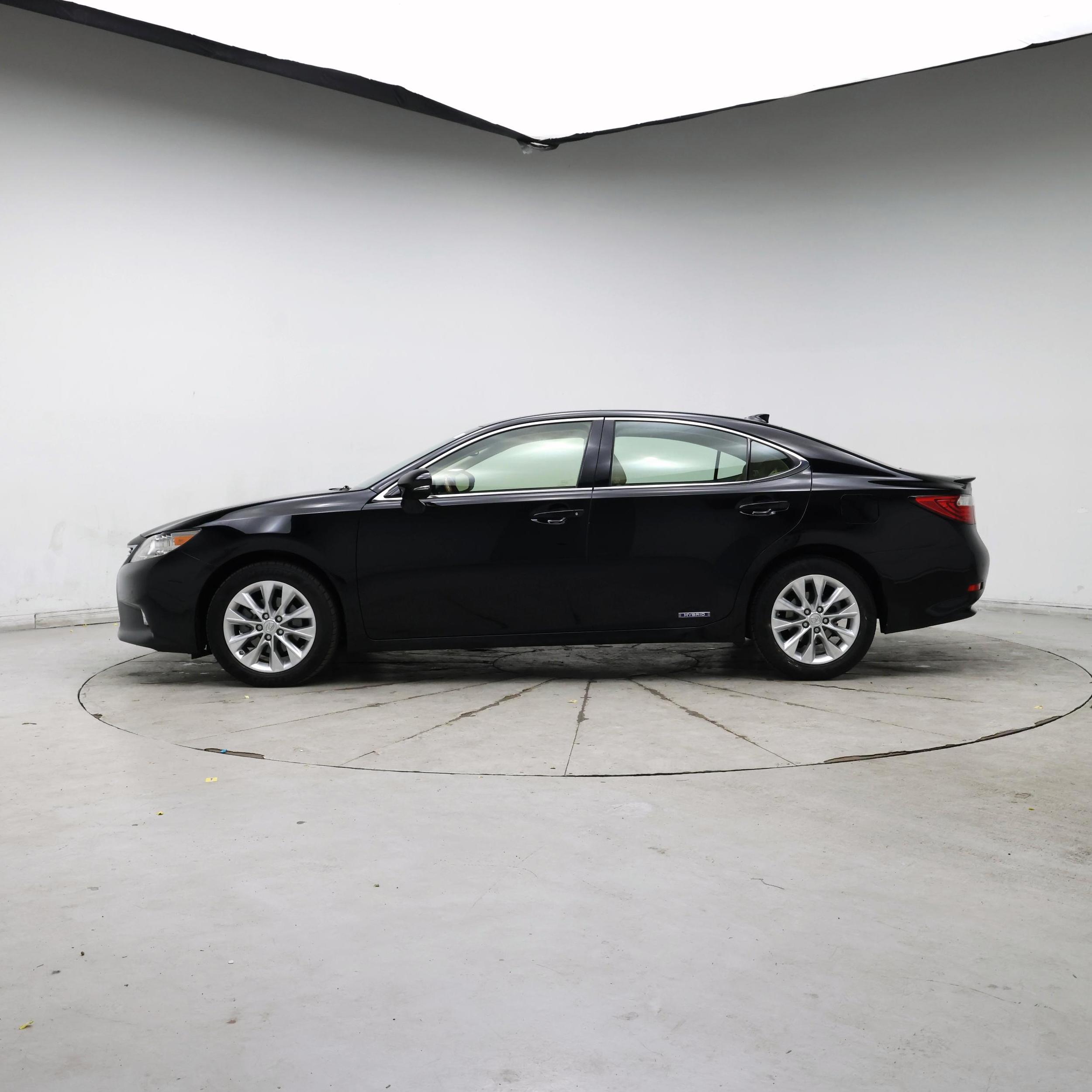 Thumbnail: 2015 Lexus ES - 3