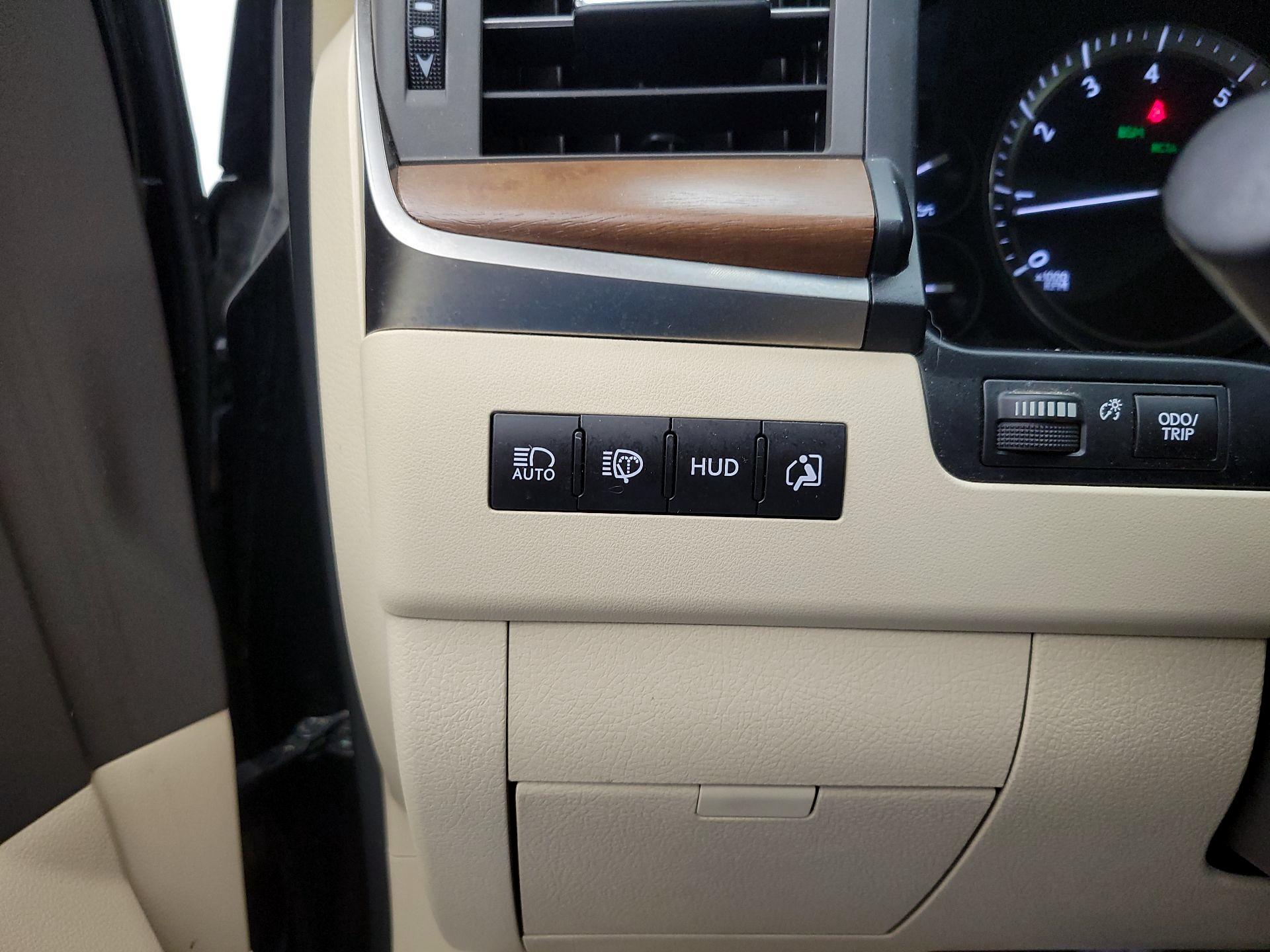 Thumbnail: 2018 Lexus LX - 13