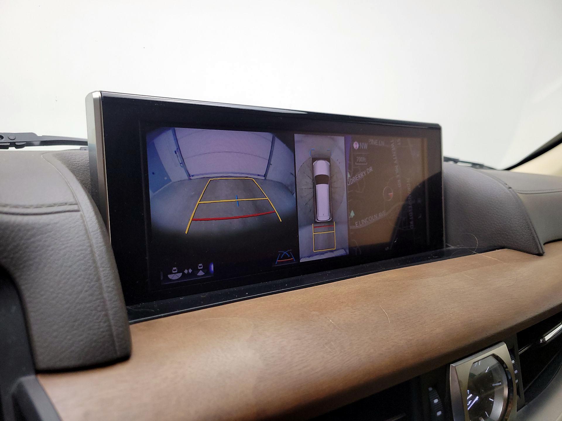 Thumbnail: 2018 Lexus LX - 15