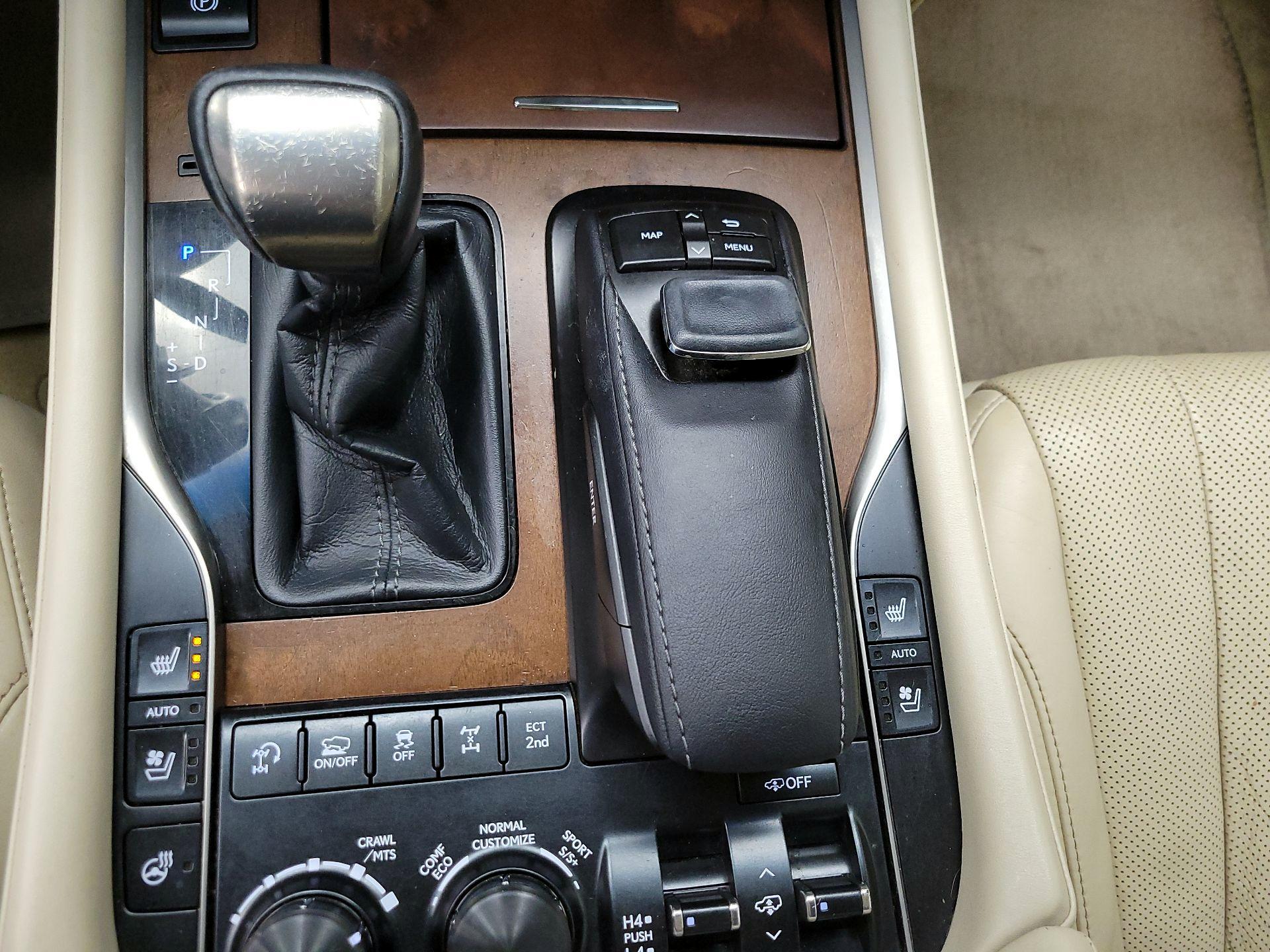 Thumbnail: 2018 Lexus LX - 18