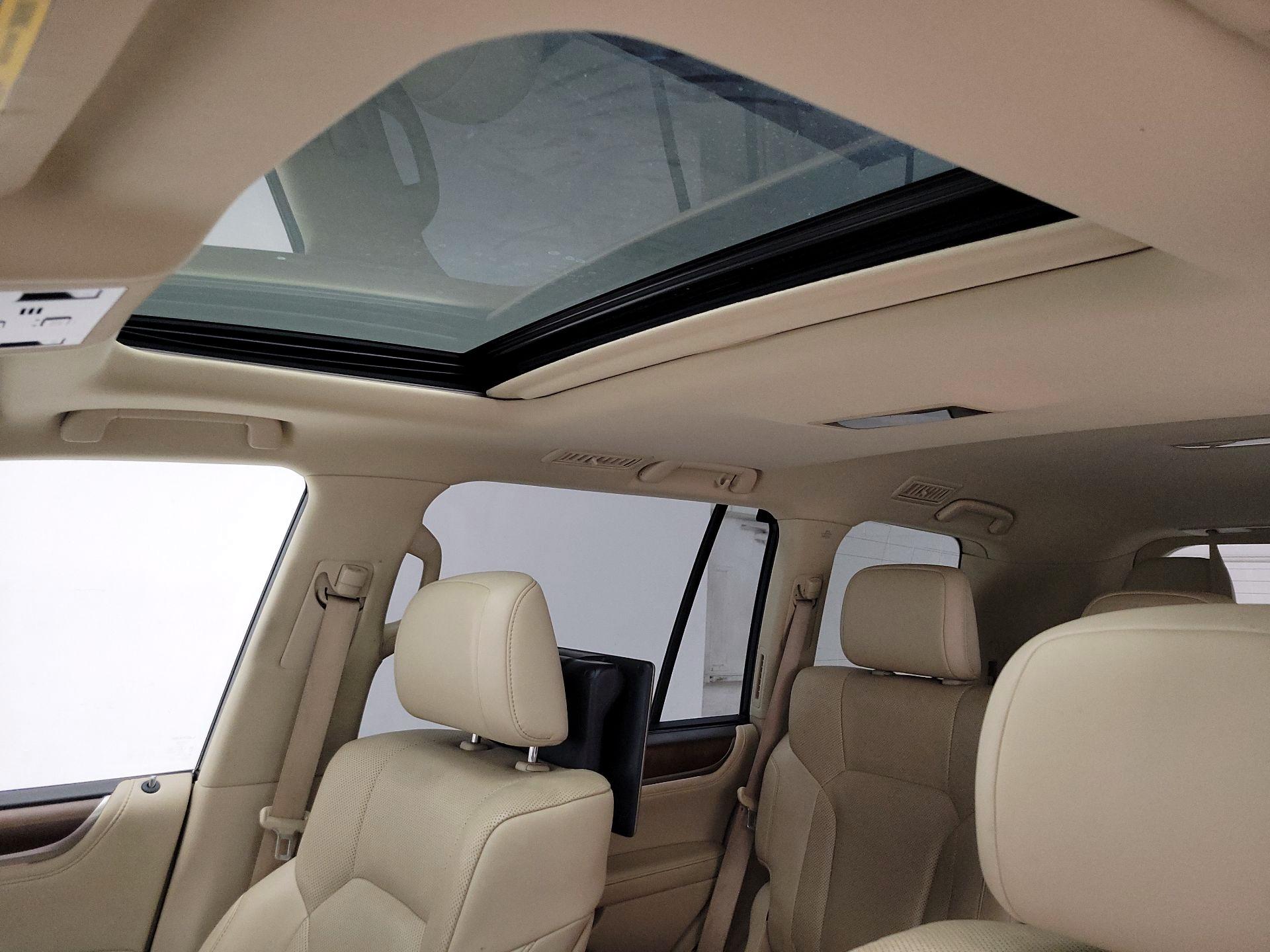 Thumbnail: 2018 Lexus LX - 20