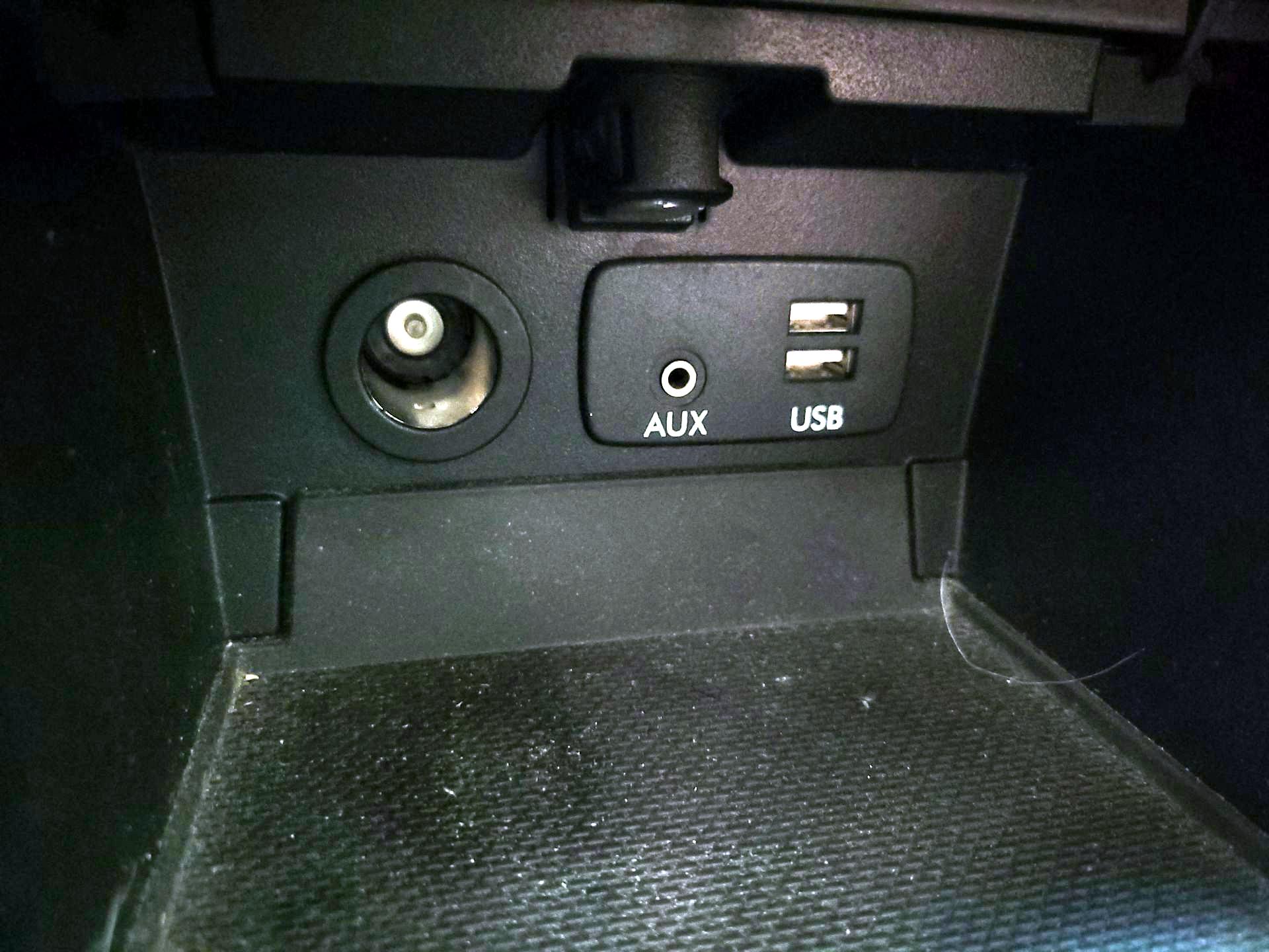 Thumbnail: 2015 Subaru Legacy - 18