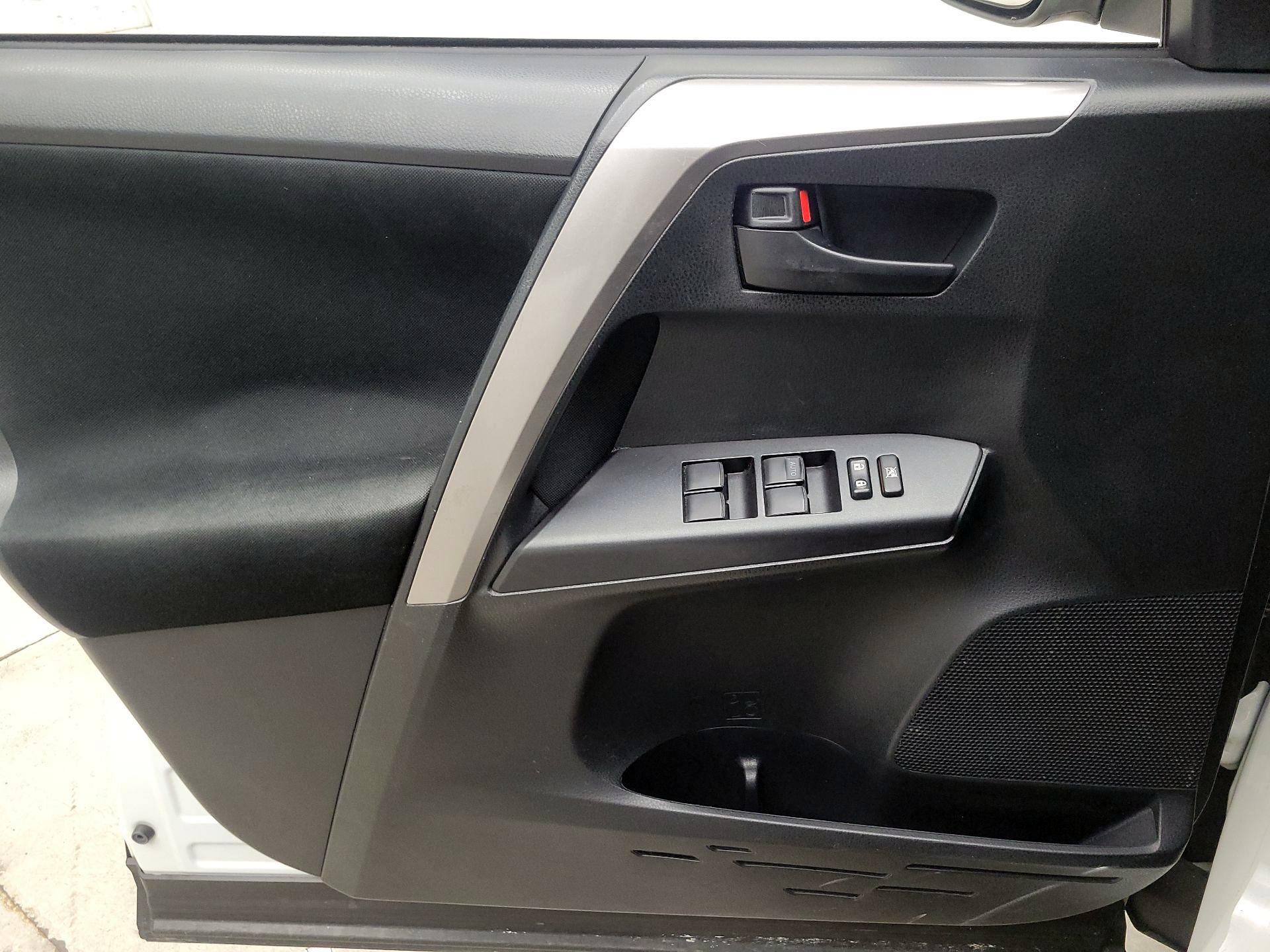 Thumbnail: 2017 Toyota RAV4 - 12