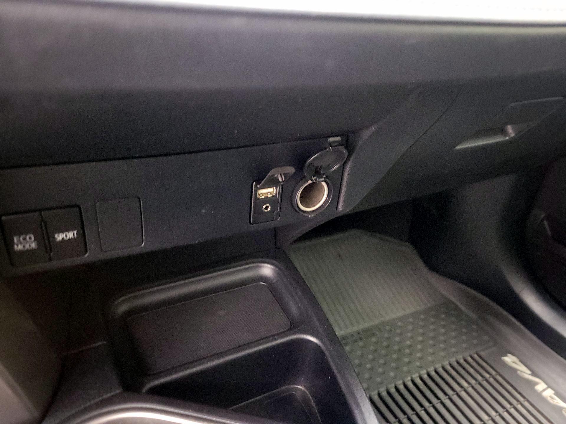 Thumbnail: 2017 Toyota RAV4 - 18