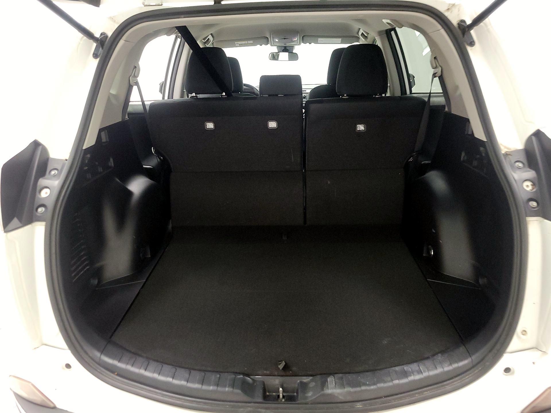 Thumbnail: 2017 Toyota RAV4 - 20