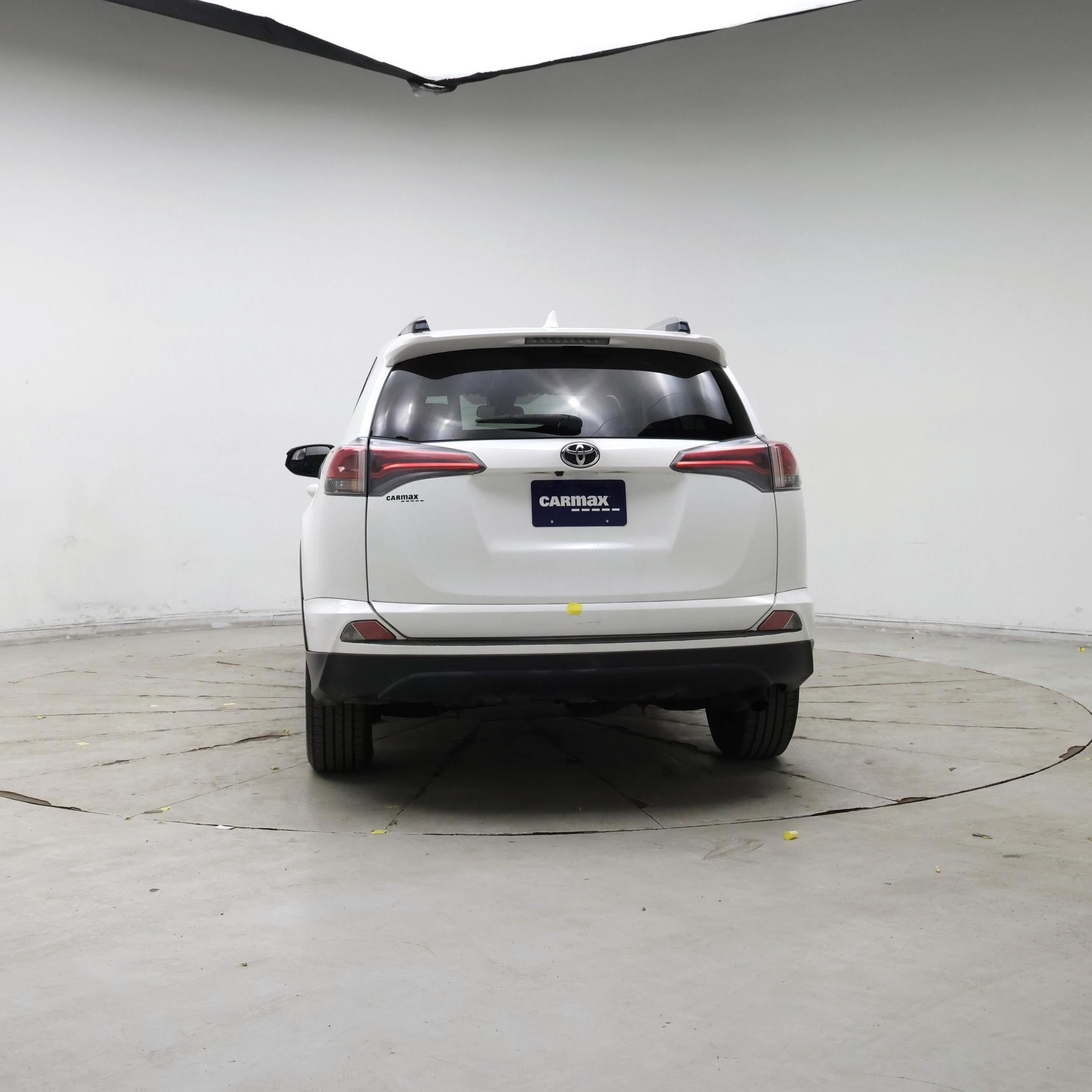 Thumbnail: 2017 Toyota RAV4 - 6