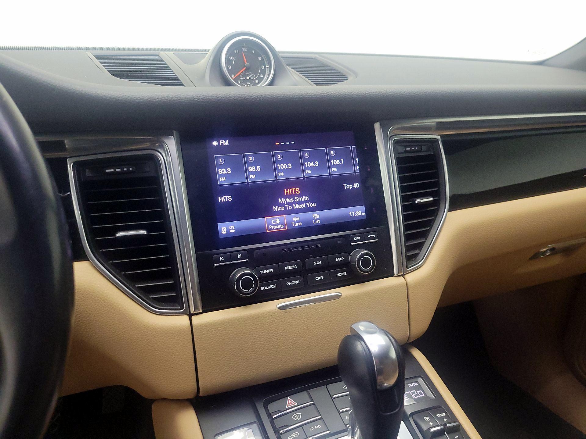 Thumbnail: 2018 Porsche Macan - 15