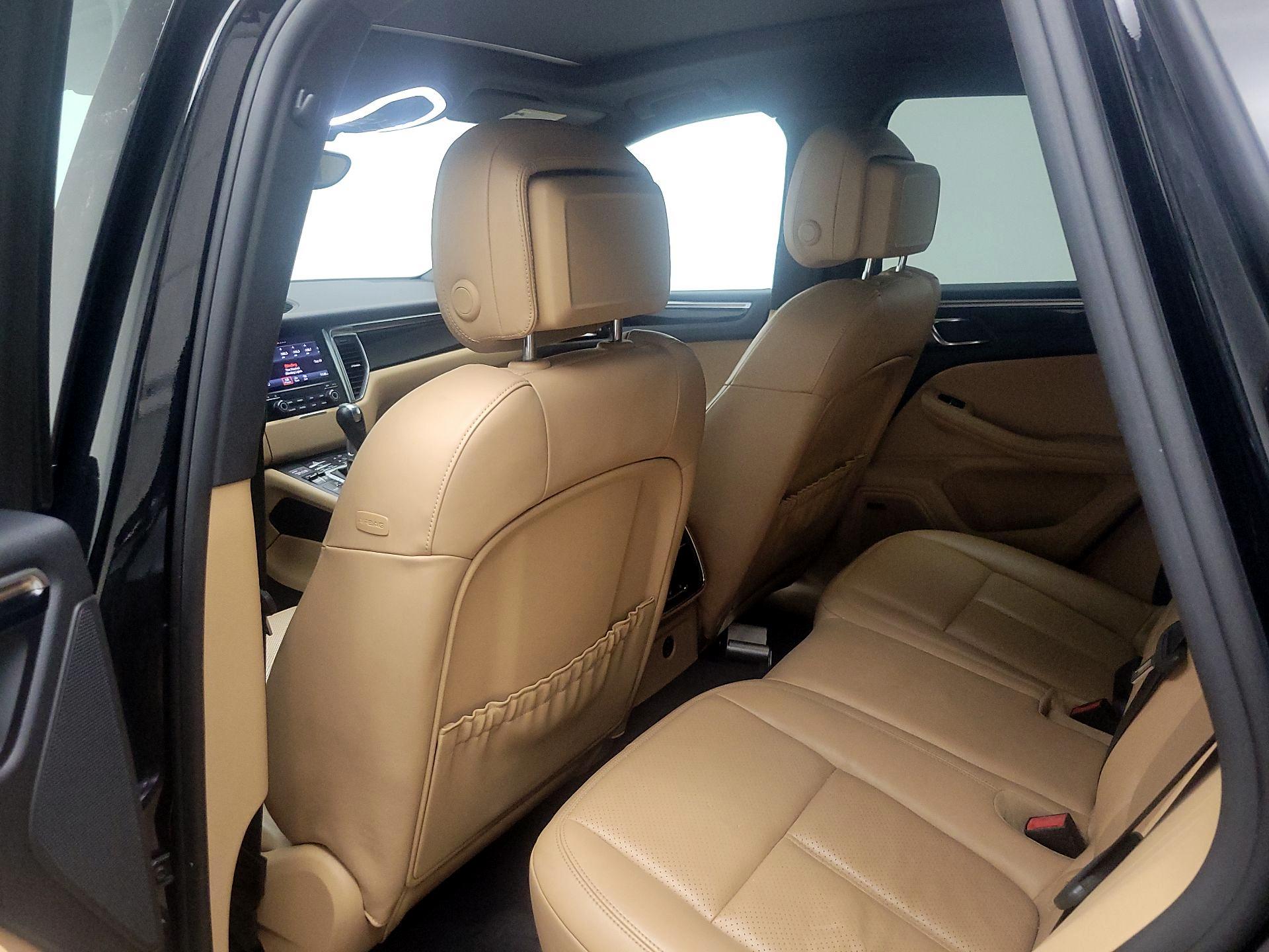 Thumbnail: 2018 Porsche Macan - 18