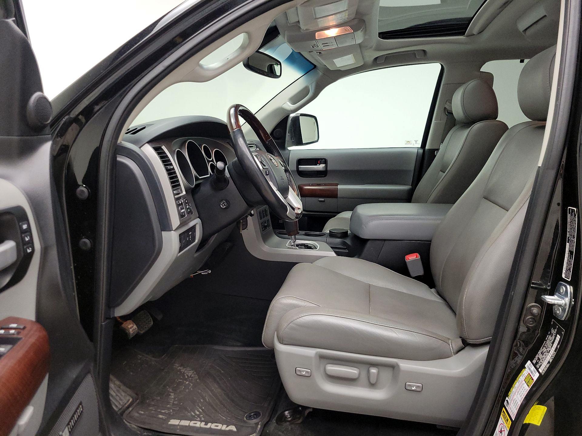 Thumbnail: 2014 Toyota Sequoia - 11