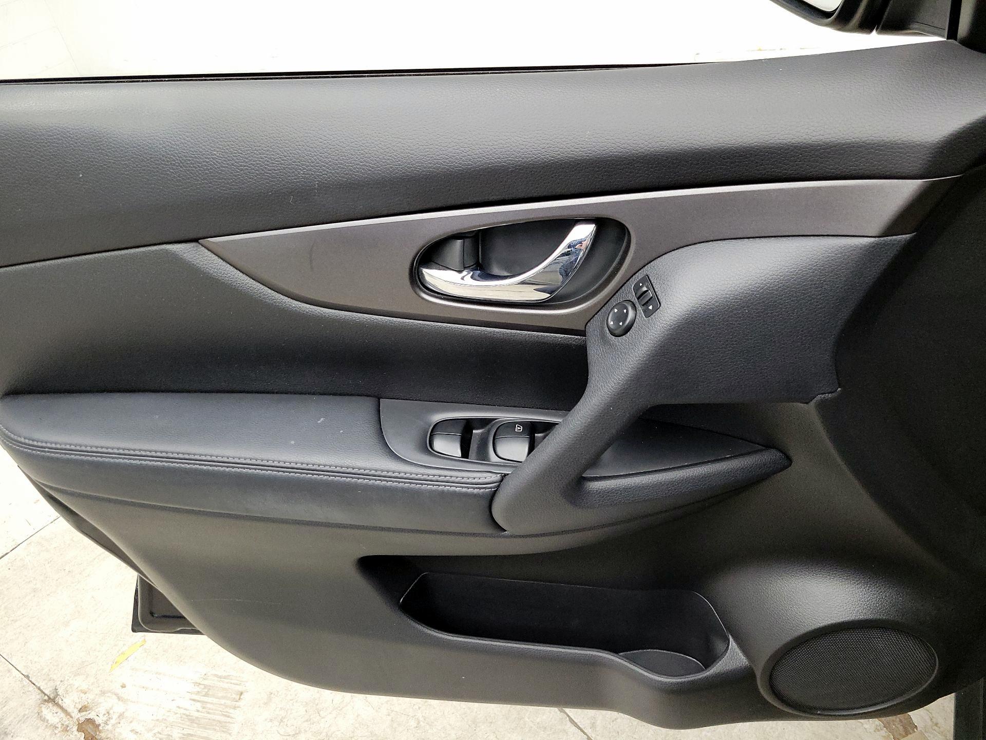 Thumbnail: 2014 Nissan Rogue - 12