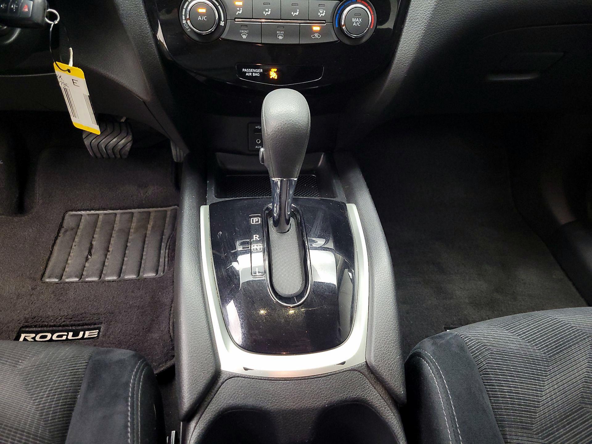 Thumbnail: 2014 Nissan Rogue - 17