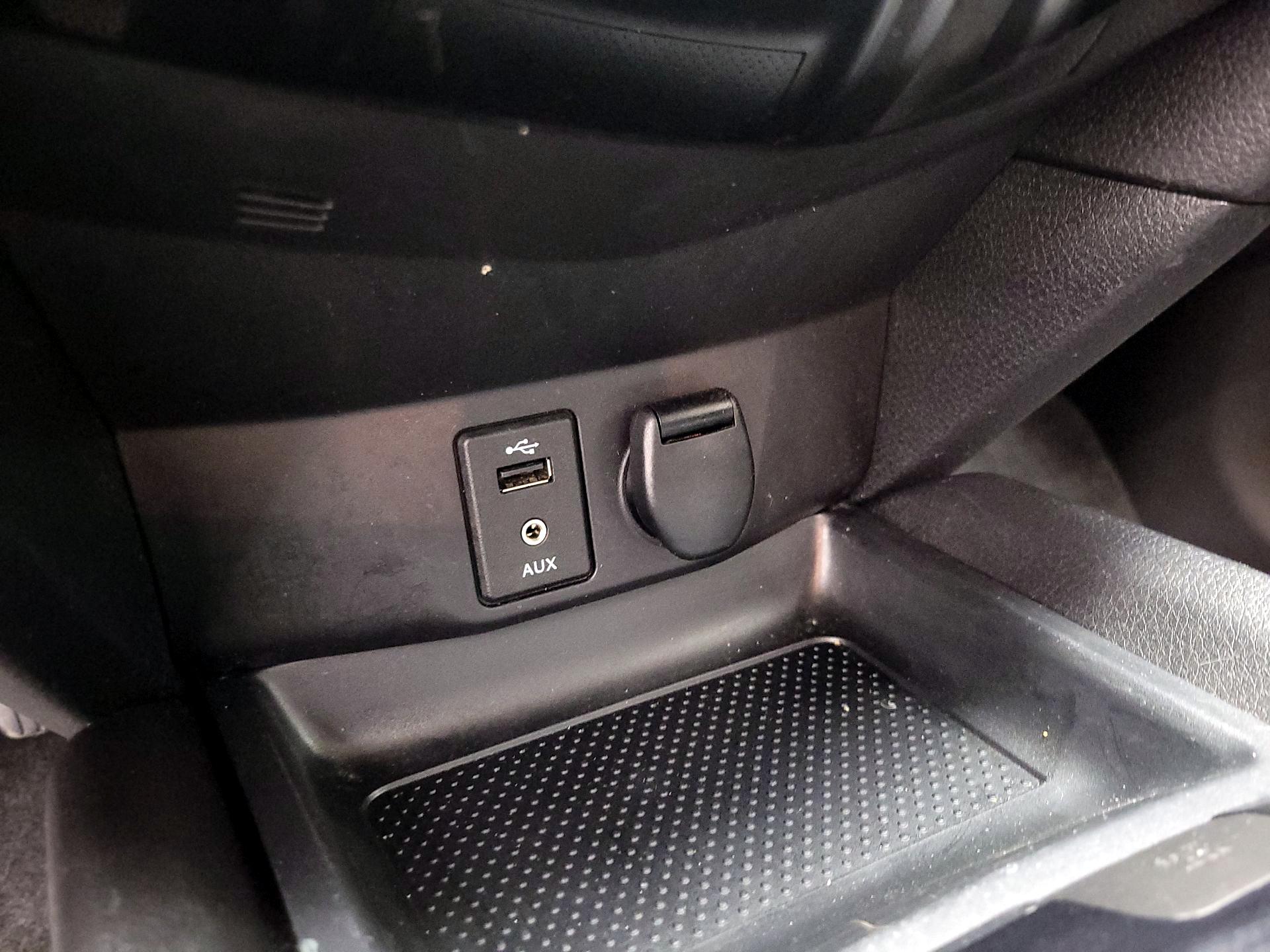 Thumbnail: 2014 Nissan Rogue - 18