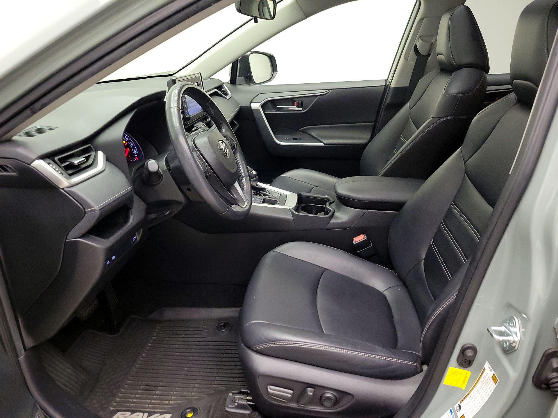 Thumbnail: 2019 Toyota RAV4 - 11