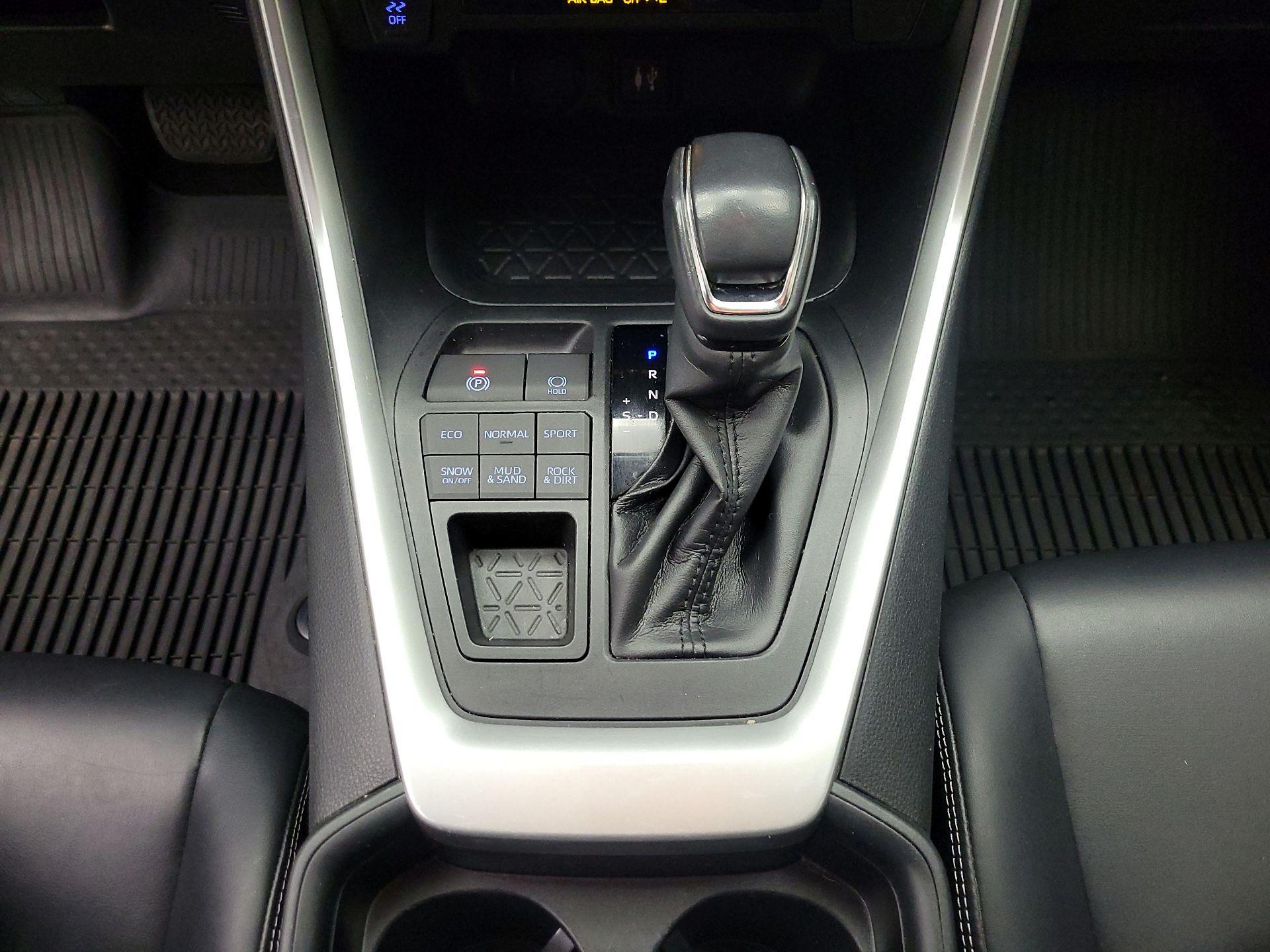 Thumbnail: 2019 Toyota RAV4 - 17