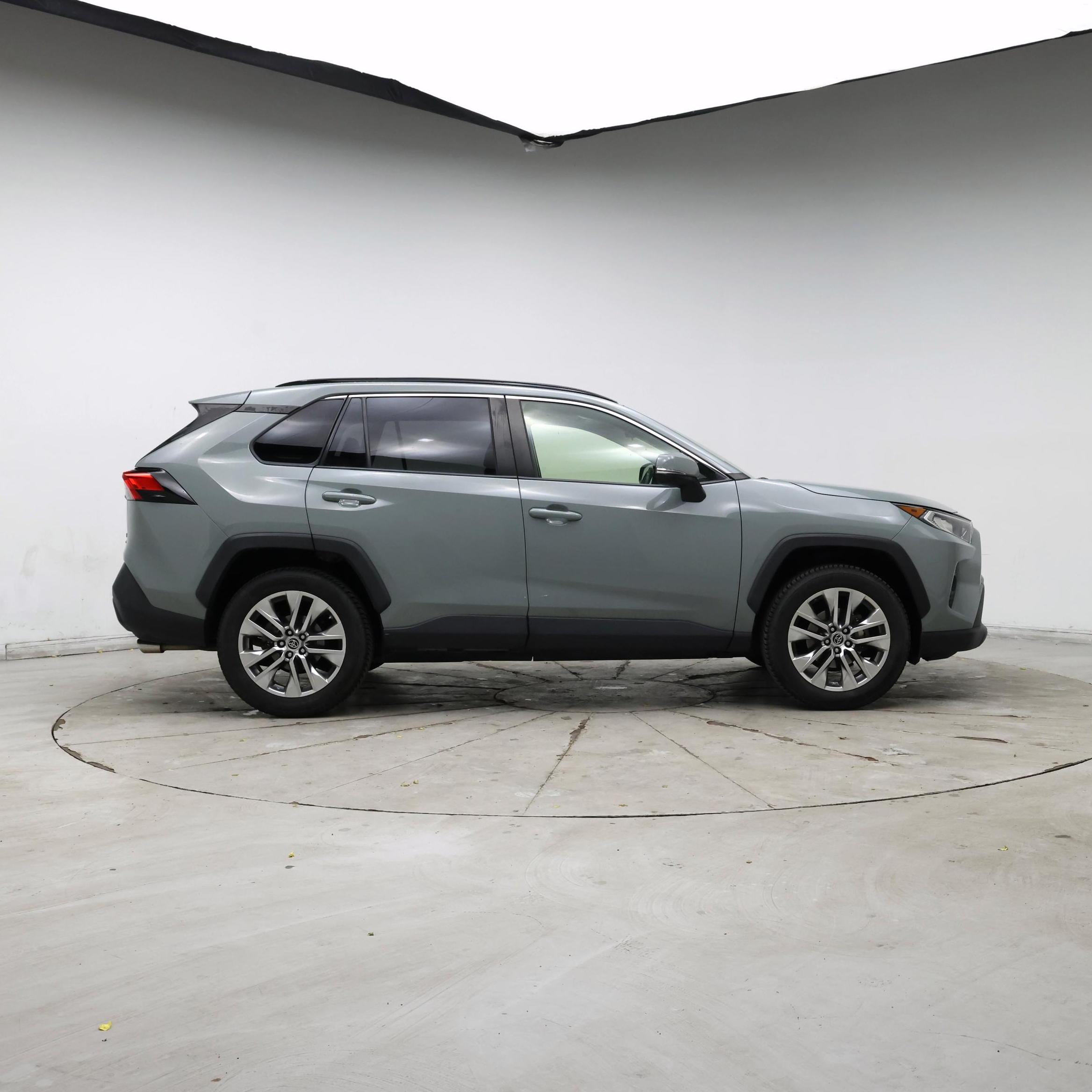 Thumbnail: 2019 Toyota RAV4 - 7