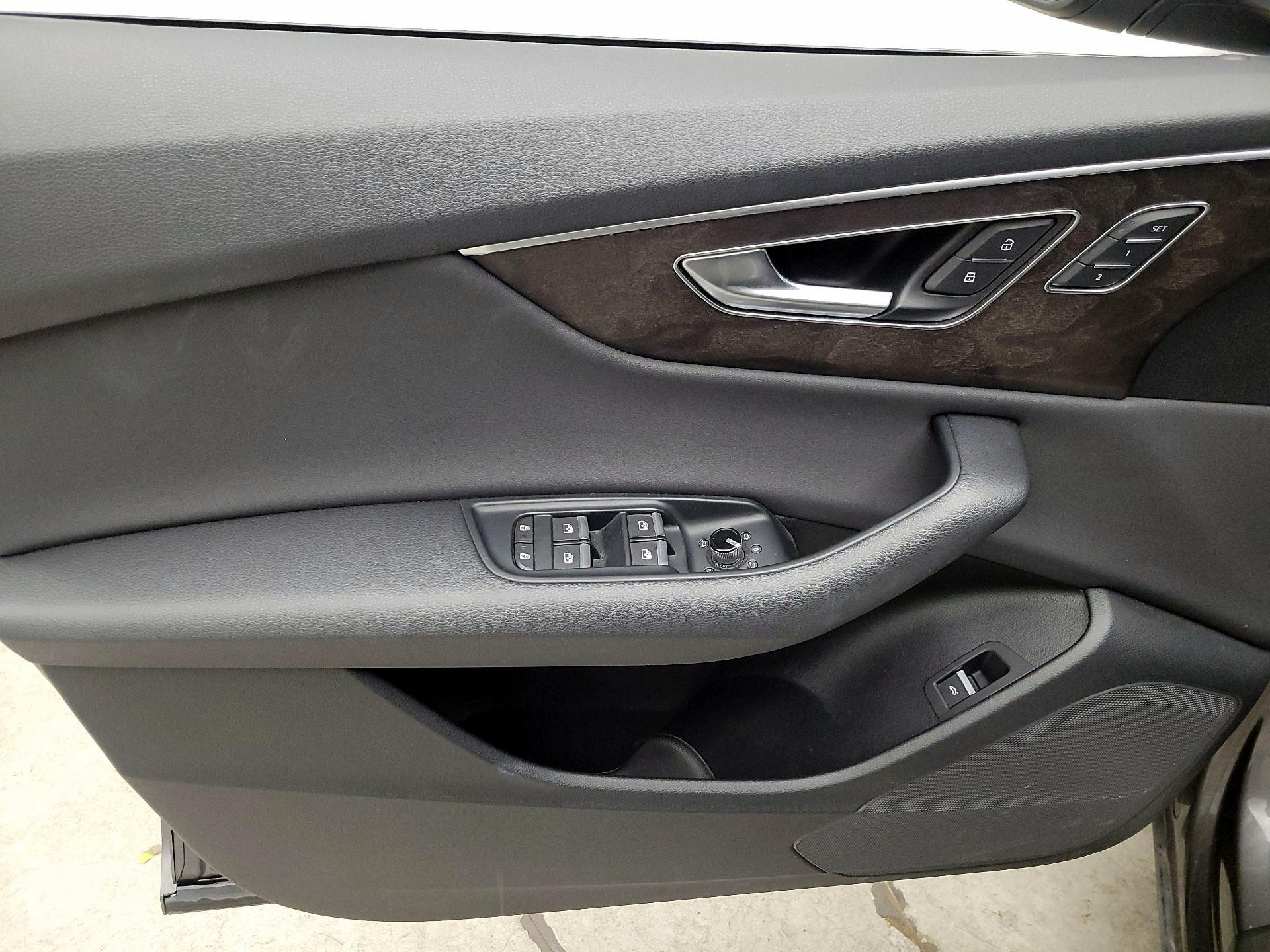 Thumbnail: 2019 Audi Q8 - 12