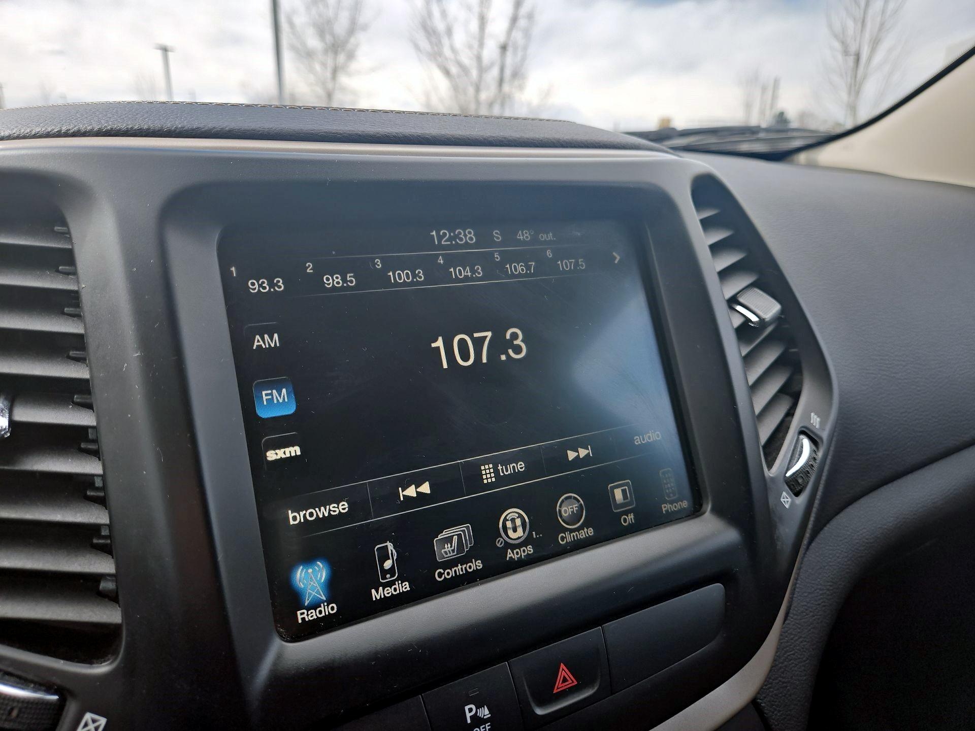 Thumbnail: 2018 Jeep Cherokee - 13