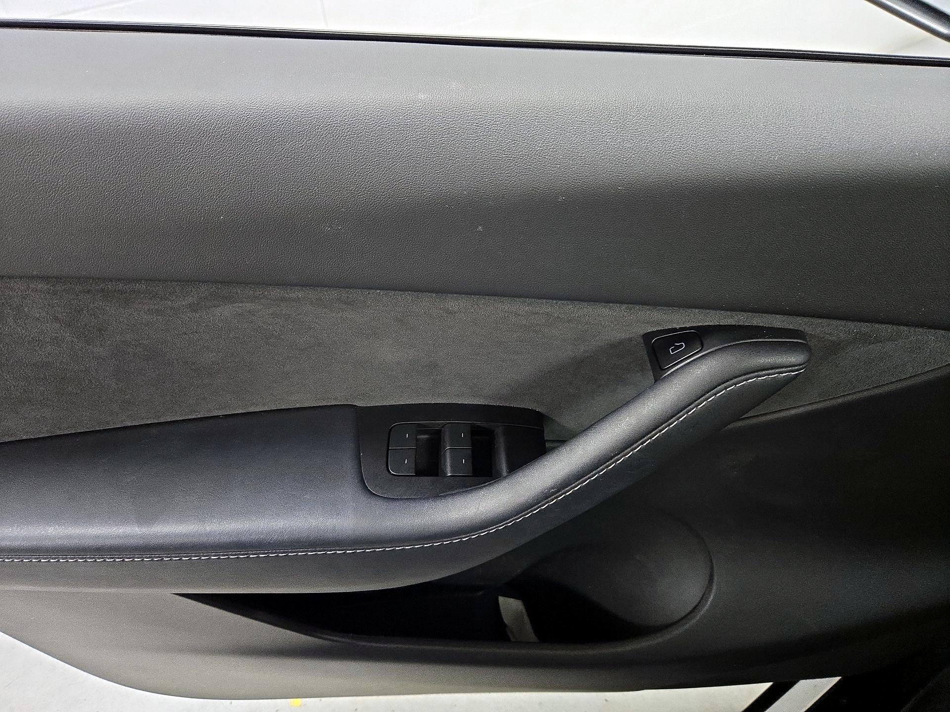 Thumbnail: 2022 Tesla Model Y - 12
