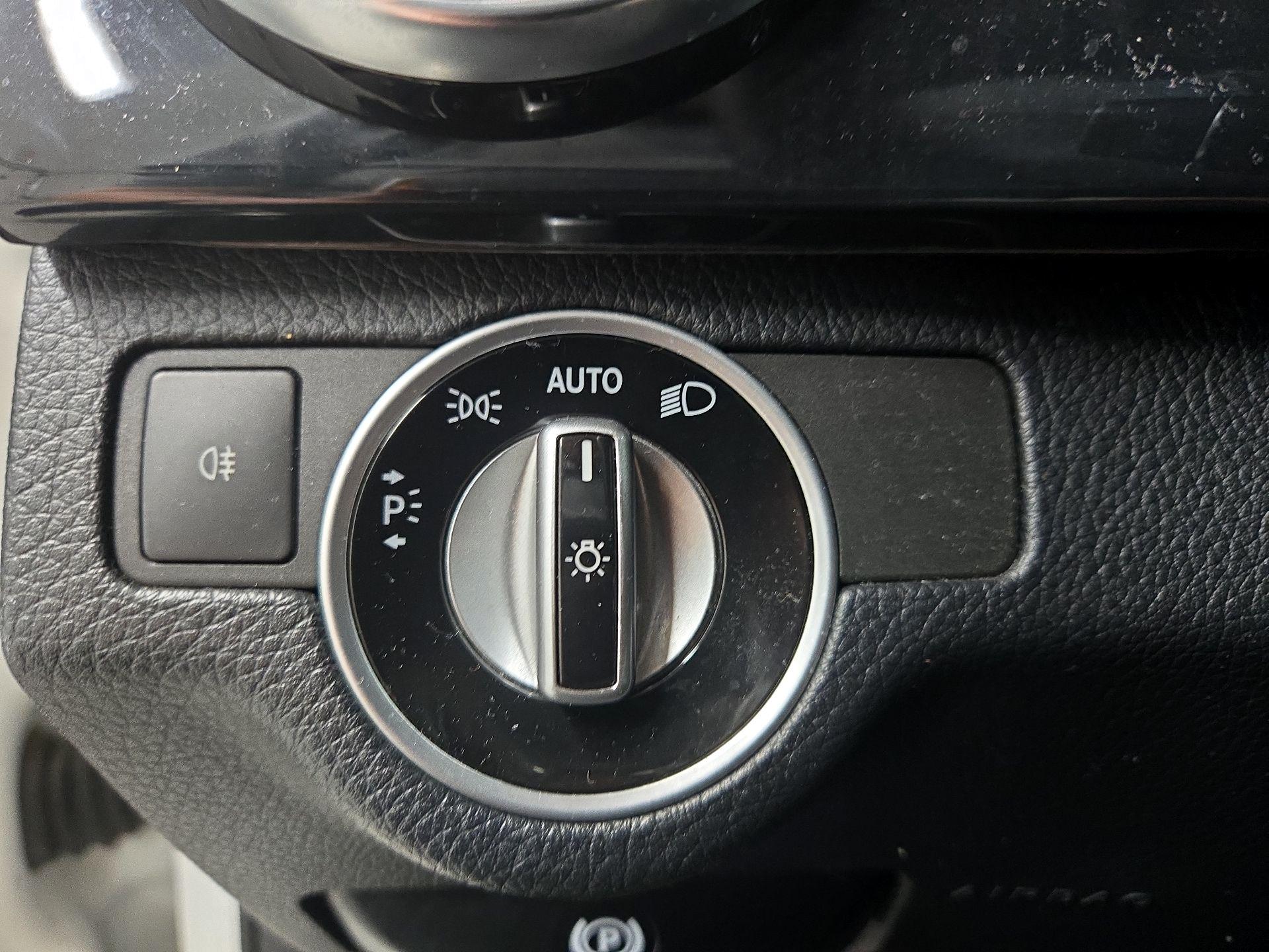 Thumbnail: 2014 Mercedes-Benz GLK - 13