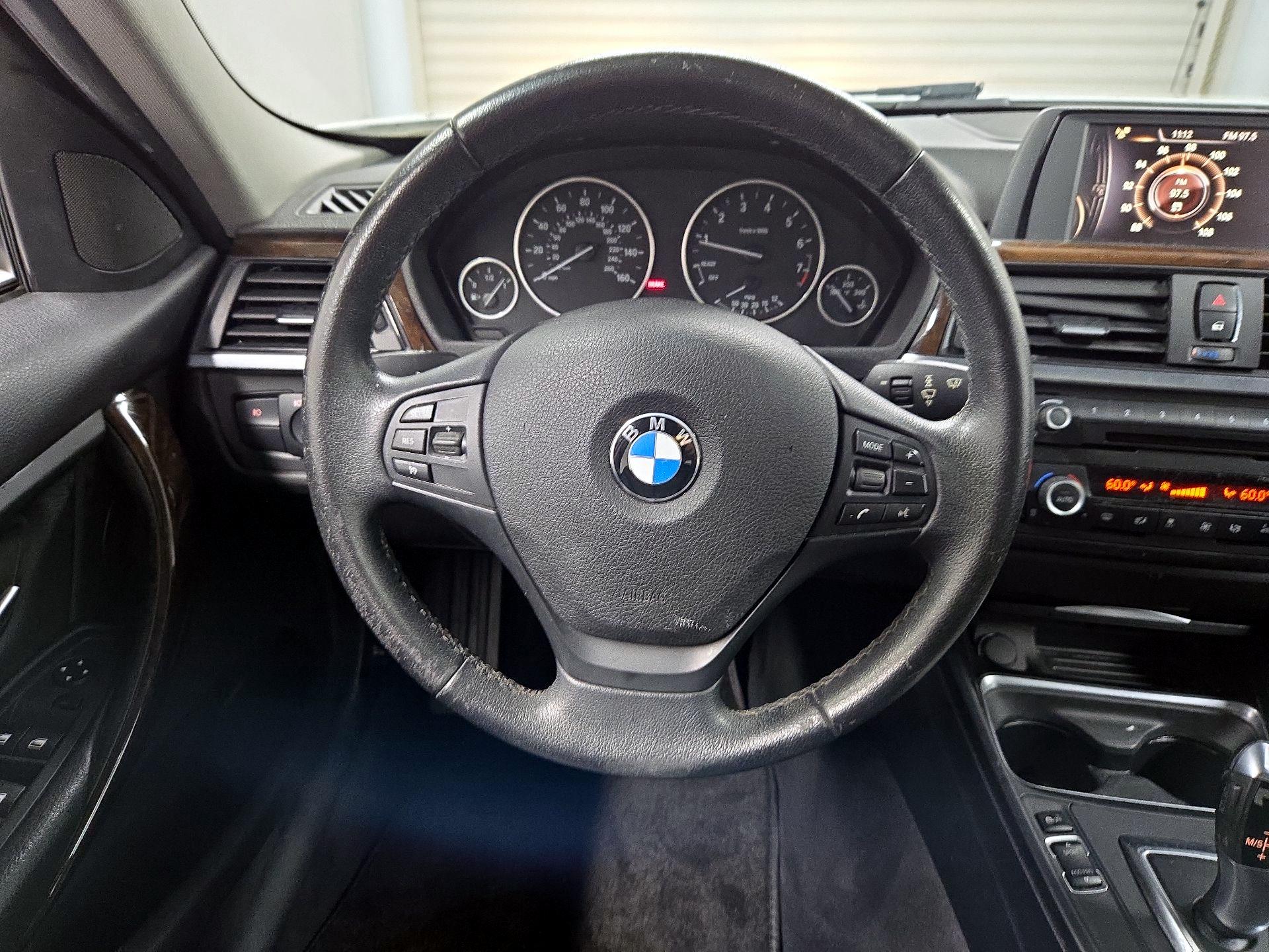 Thumbnail: 2015 BMW 3 Series - 10