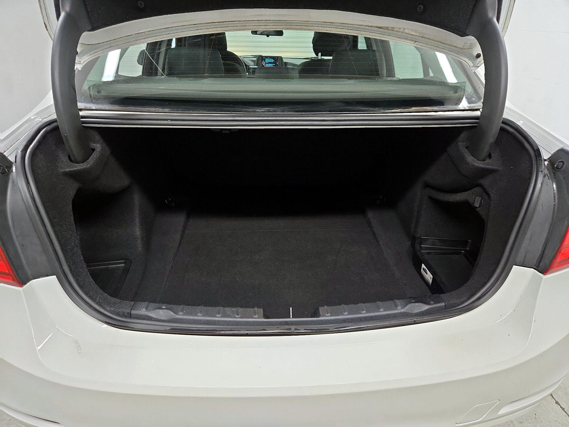 Thumbnail: 2015 BMW 3 Series - 20