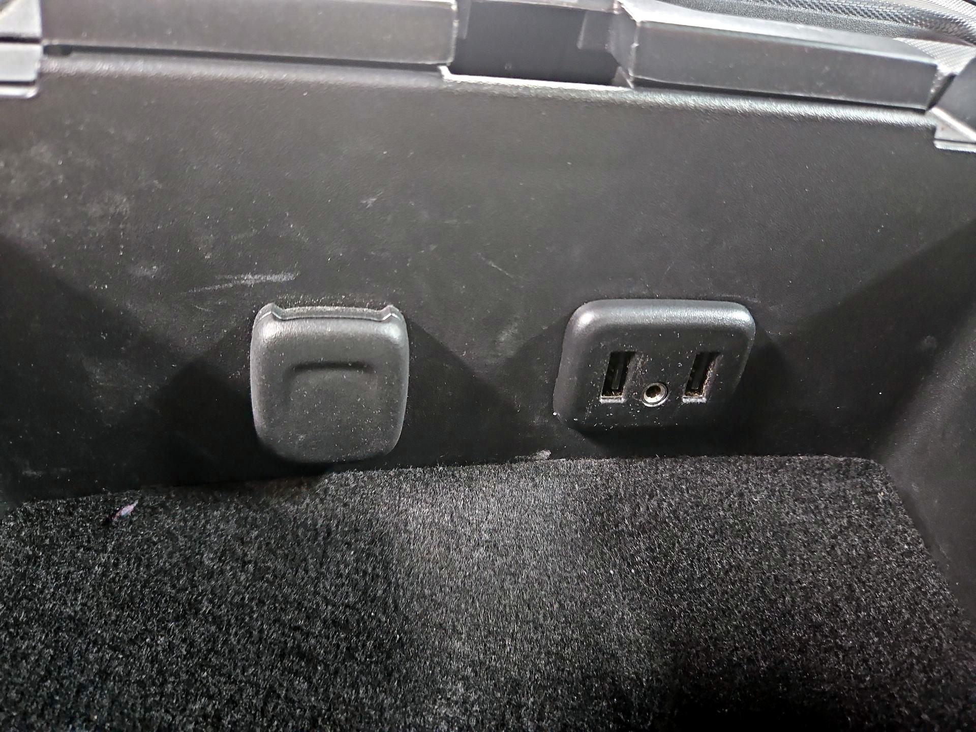 Thumbnail: 2016 Chevrolet Silverado 1500 - 17