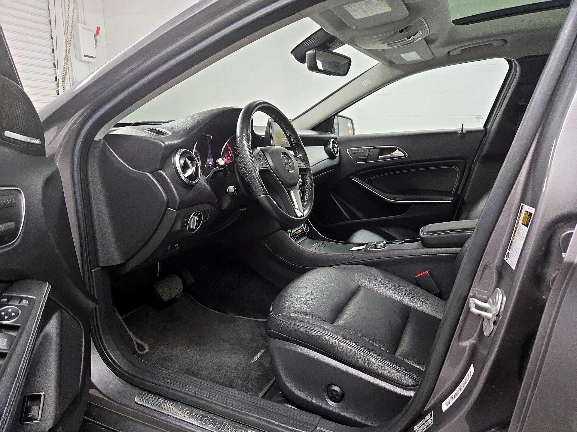 Thumbnail: 2015 Mercedes-Benz GLA - 11