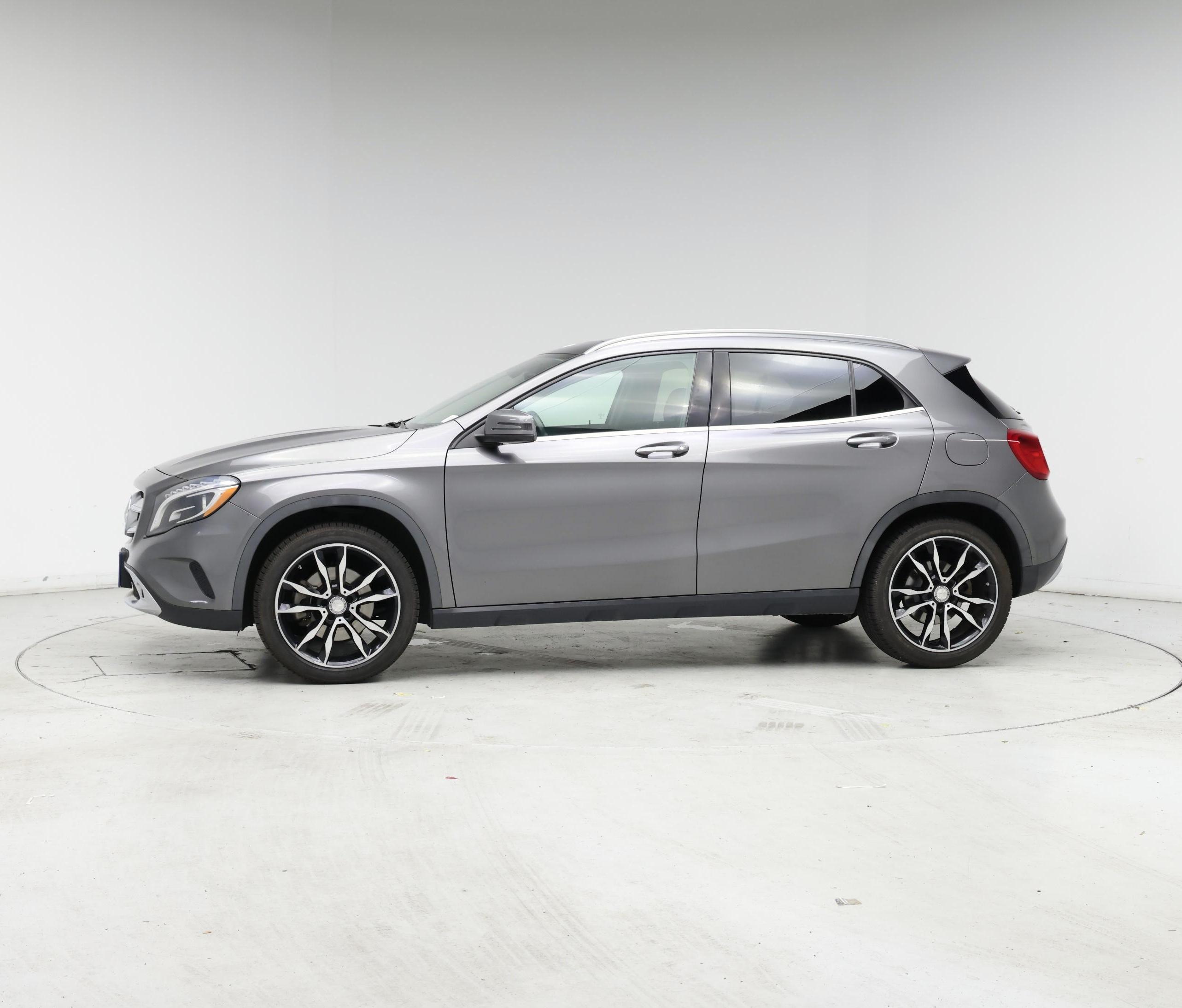 Thumbnail: 2015 Mercedes-Benz GLA - 3