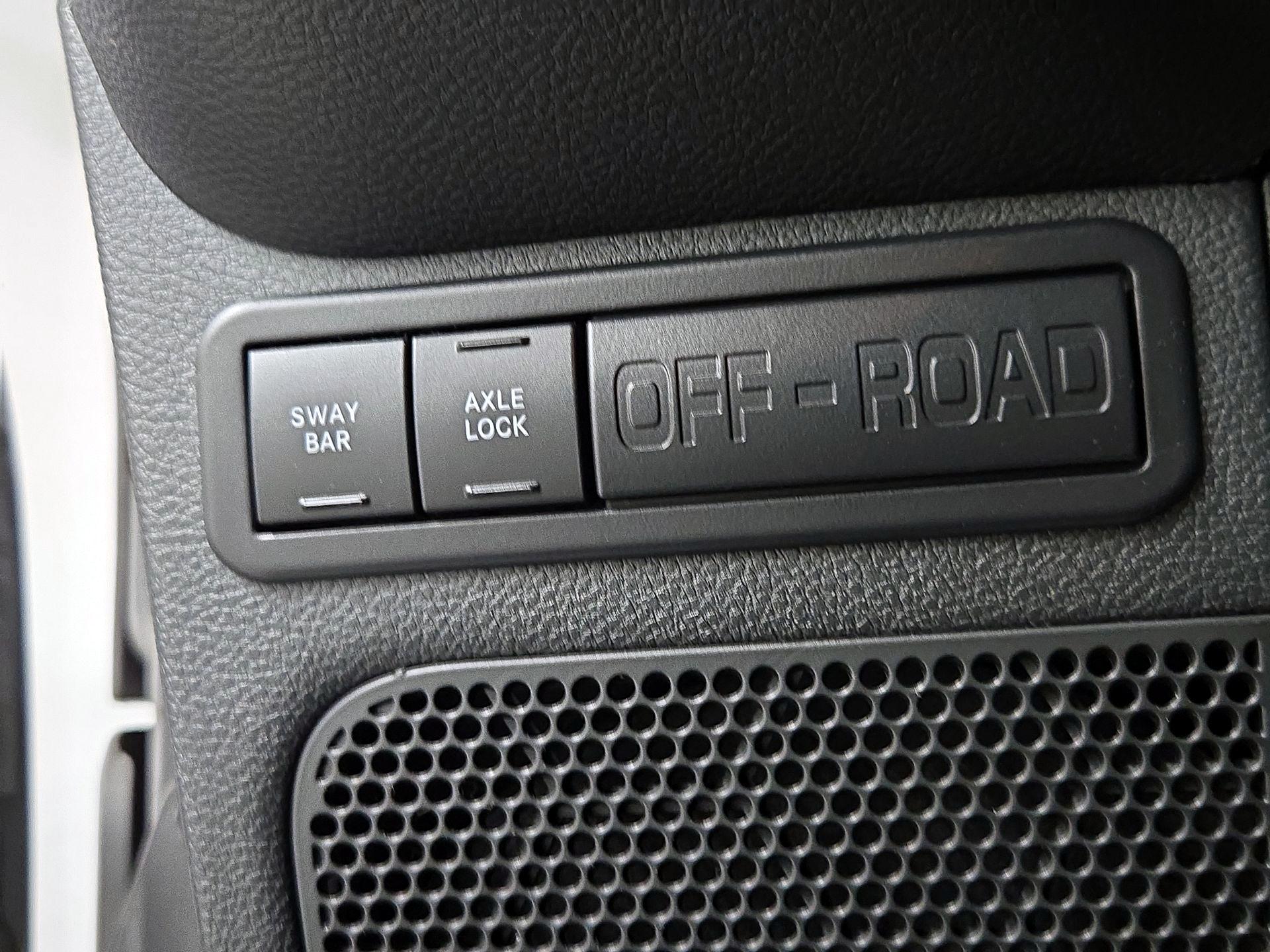 Thumbnail: 2017 Jeep Wrangler - 13