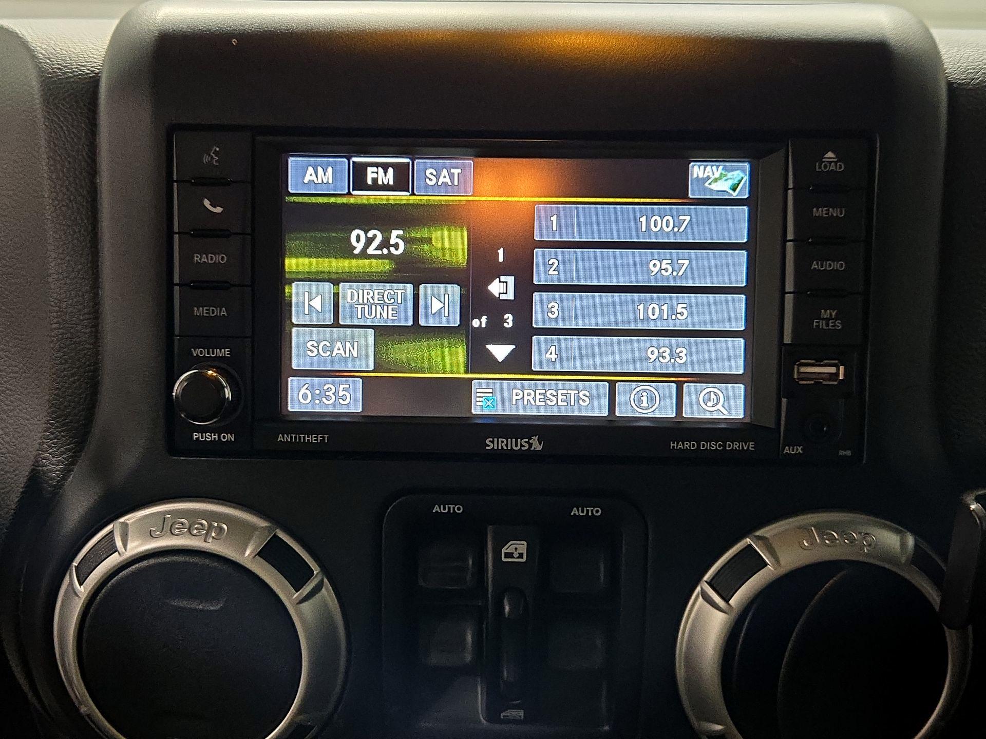 Thumbnail: 2017 Jeep Wrangler - 15