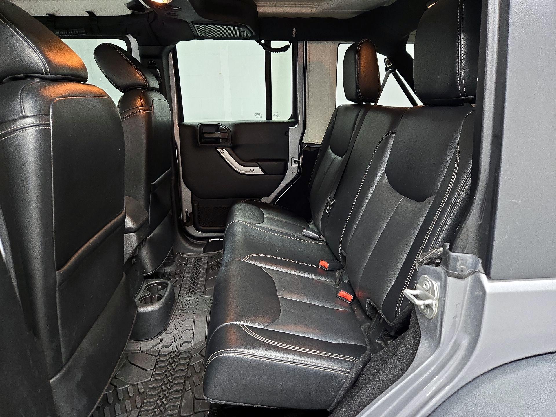 Thumbnail: 2017 Jeep Wrangler - 18