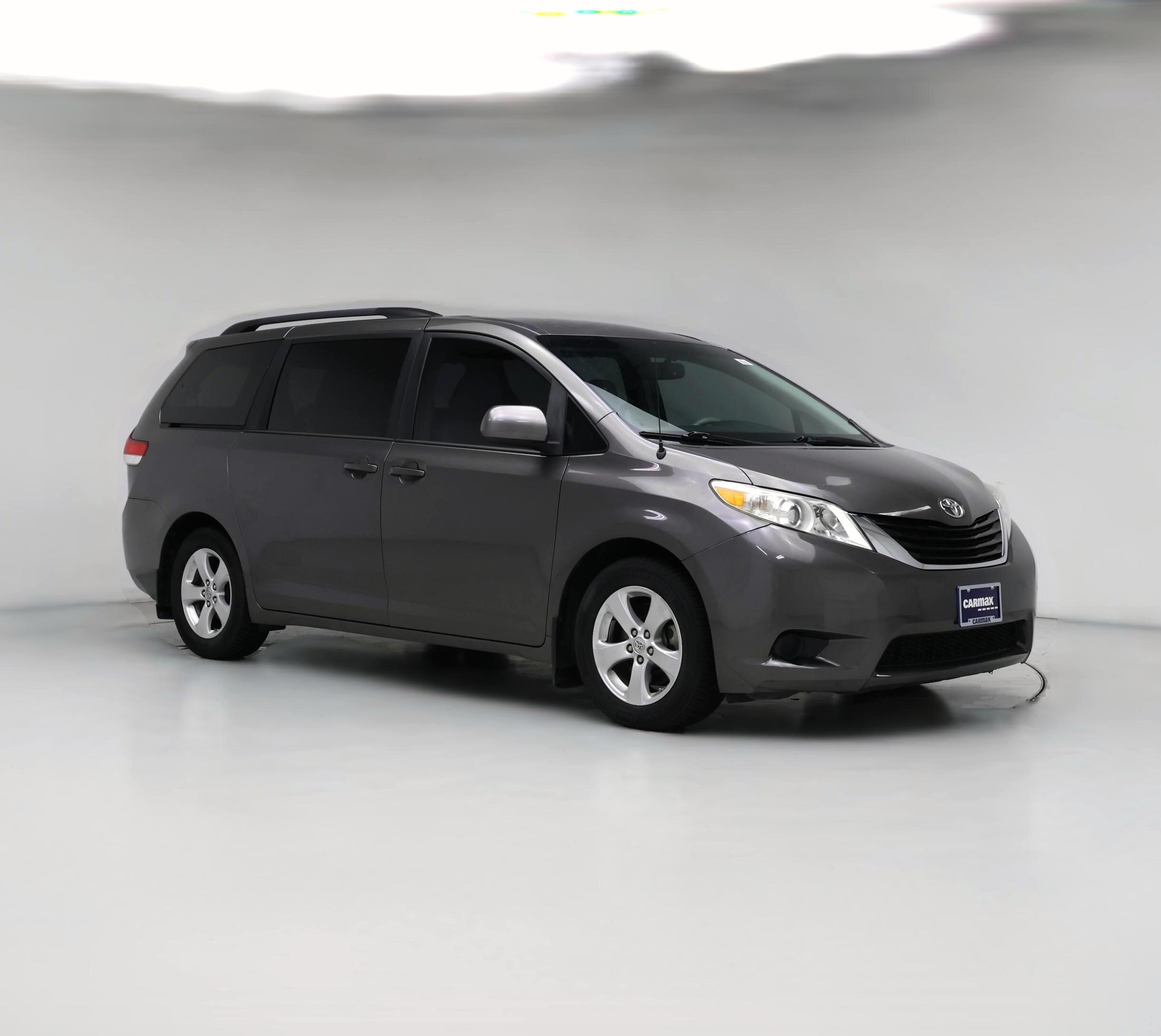 Thumbnail: 2013 Toyota Sienna - 1