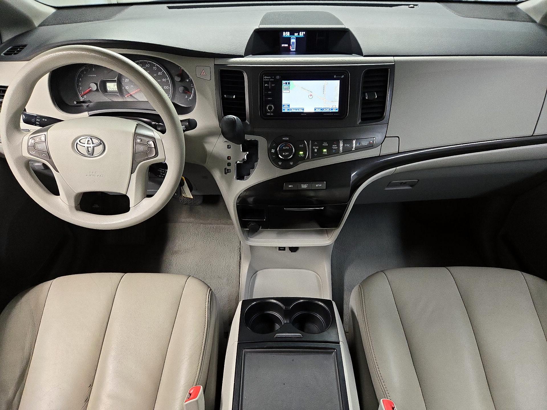 Thumbnail: 2013 Toyota Sienna - 9