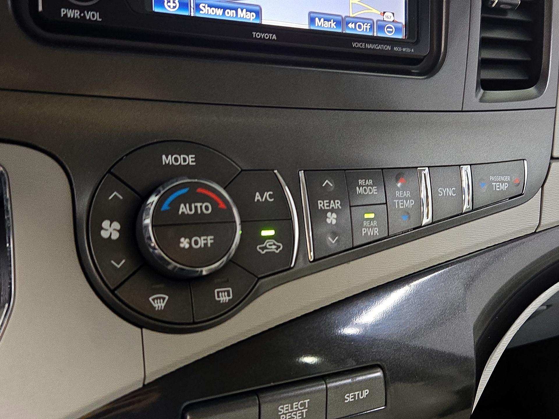 Thumbnail: 2013 Toyota Sienna - 17