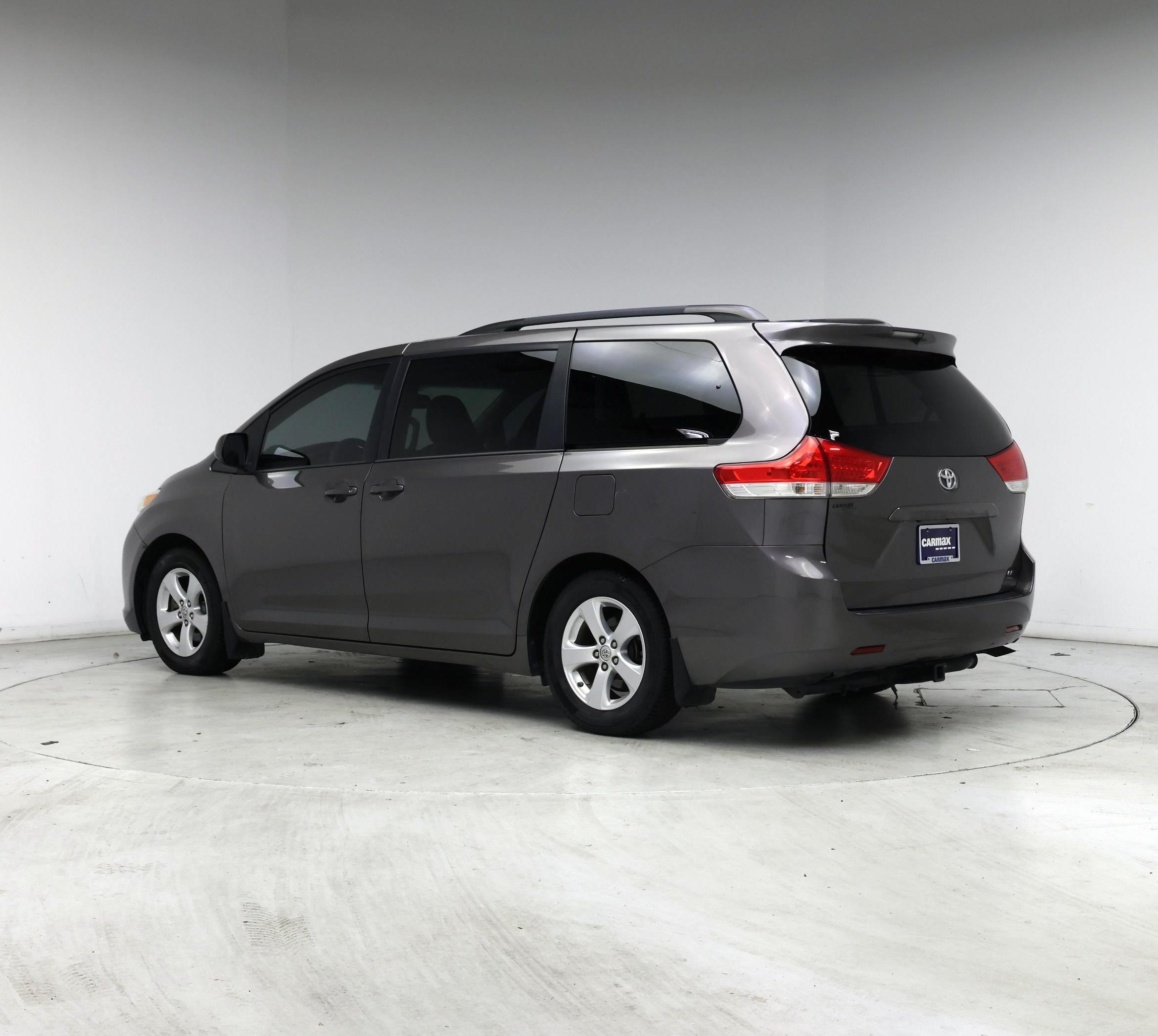 Thumbnail: 2013 Toyota Sienna - 2