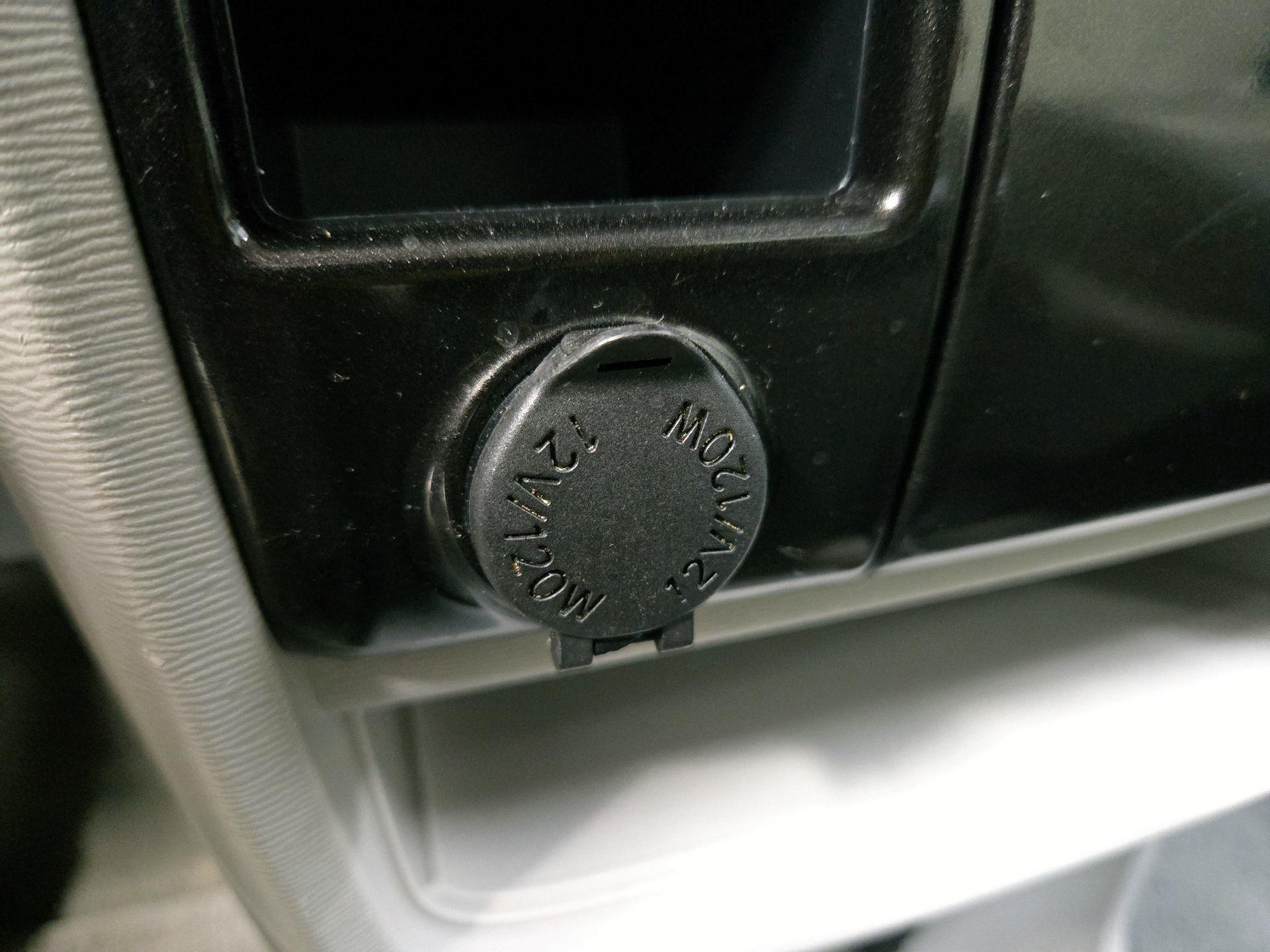 Thumbnail: 2013 Toyota Sienna - 19