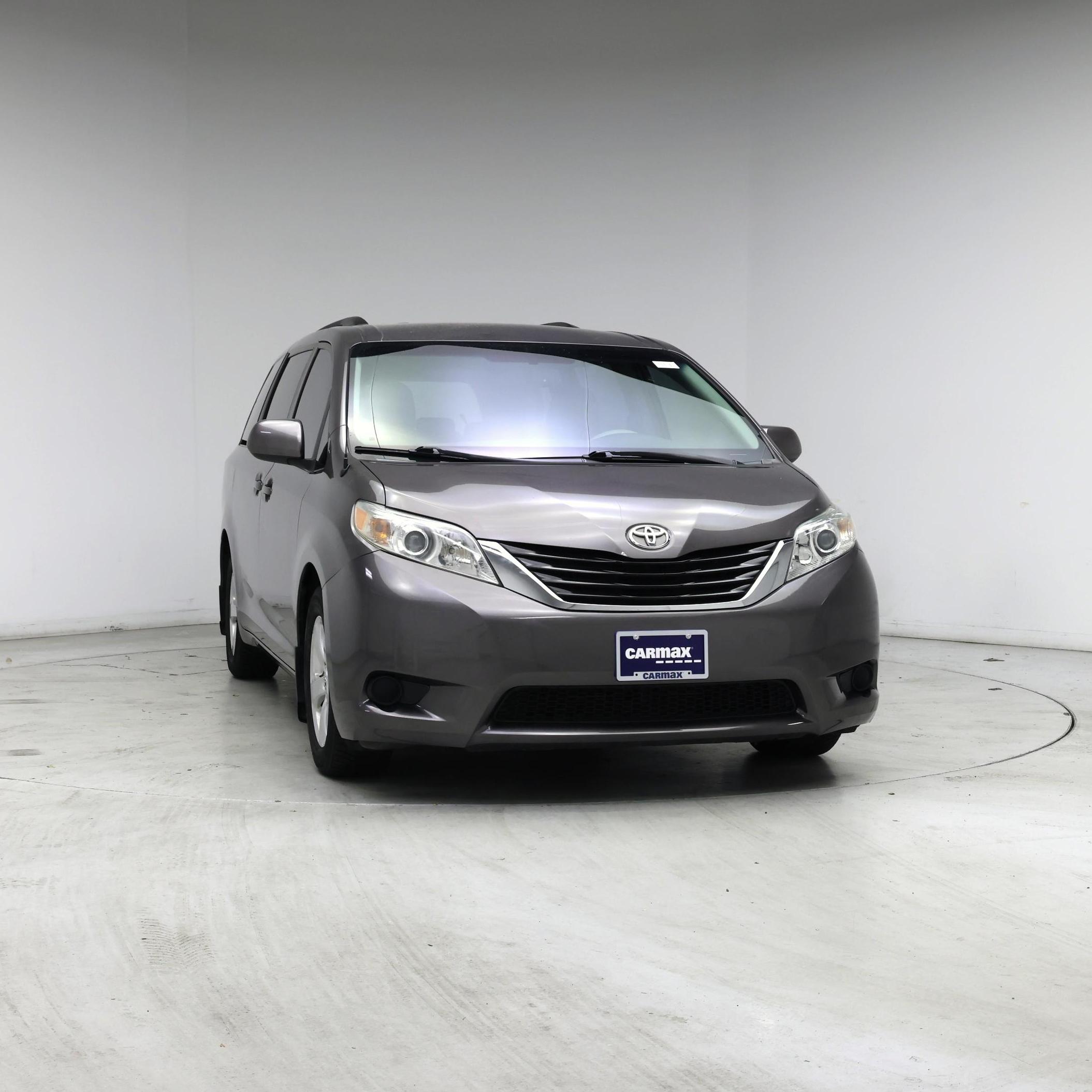 Thumbnail: 2013 Toyota Sienna - 5