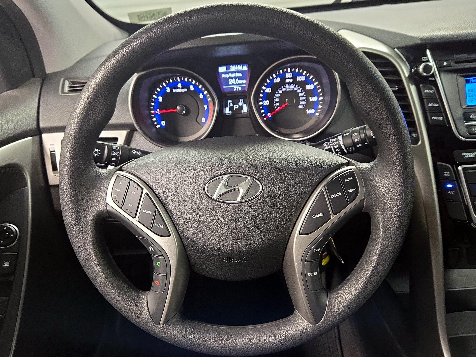 Thumbnail: 2017 Hyundai Elantra - 10