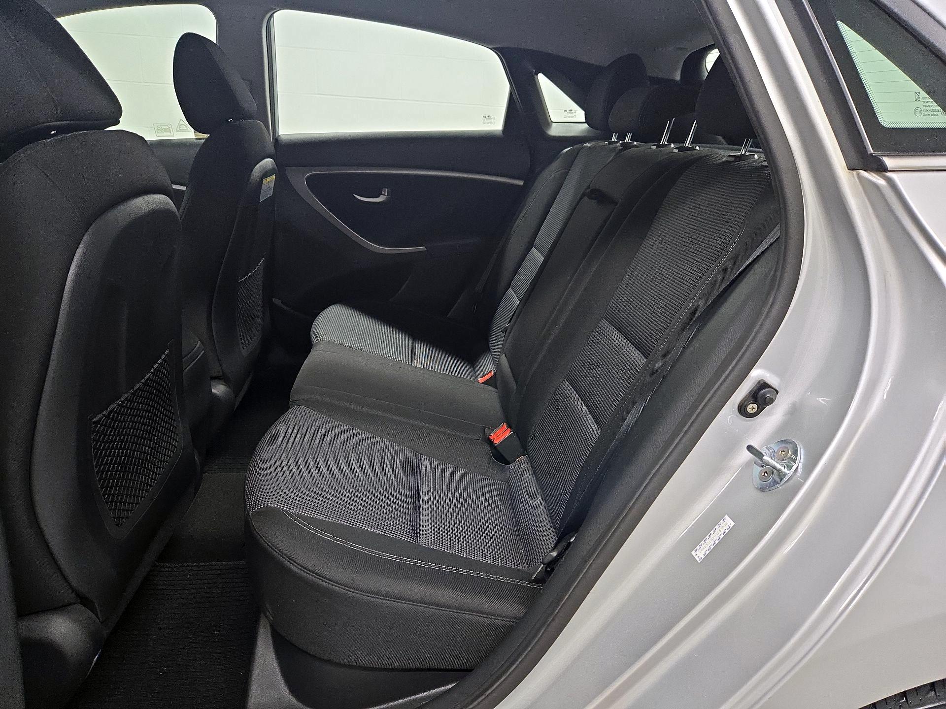 Thumbnail: 2017 Hyundai Elantra - 18