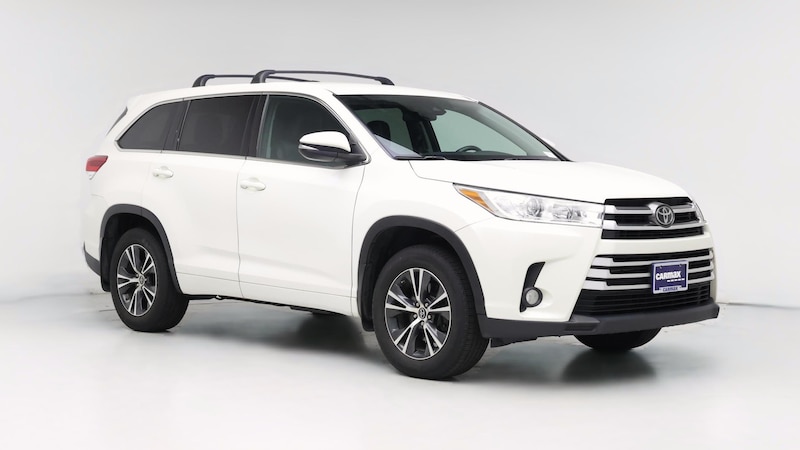 2017 Toyota Highlander LE Hero Image