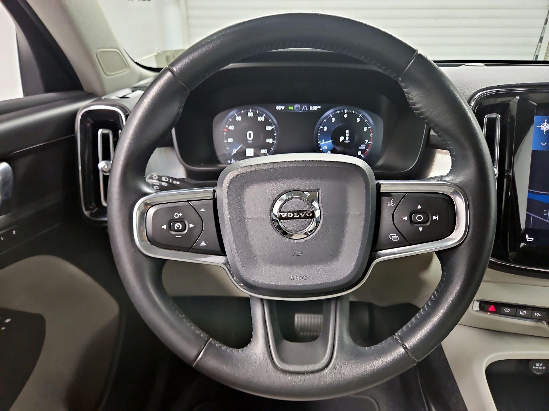 Thumbnail: 2020 Volvo XC40 - 10