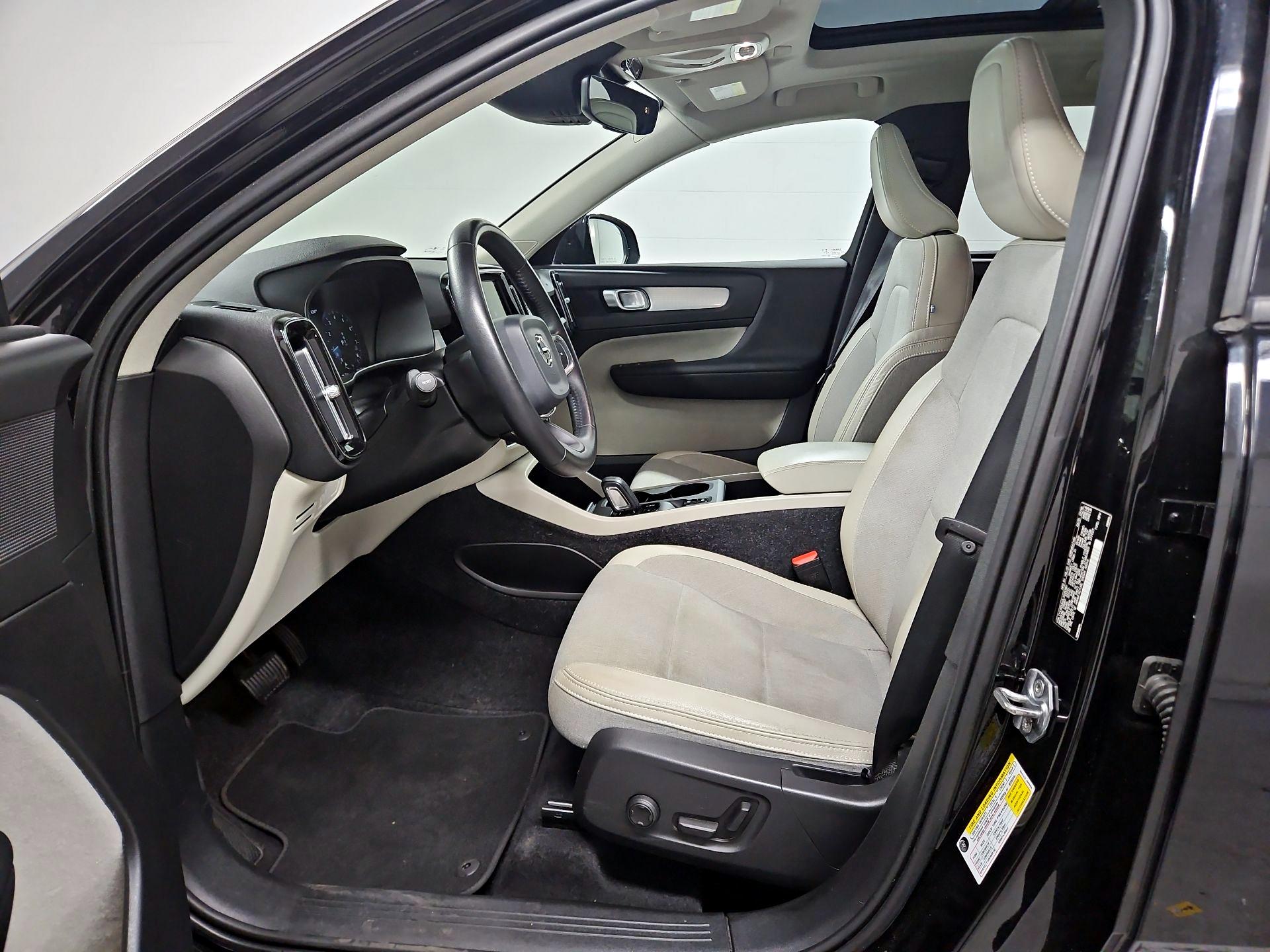 Thumbnail: 2020 Volvo XC40 - 11