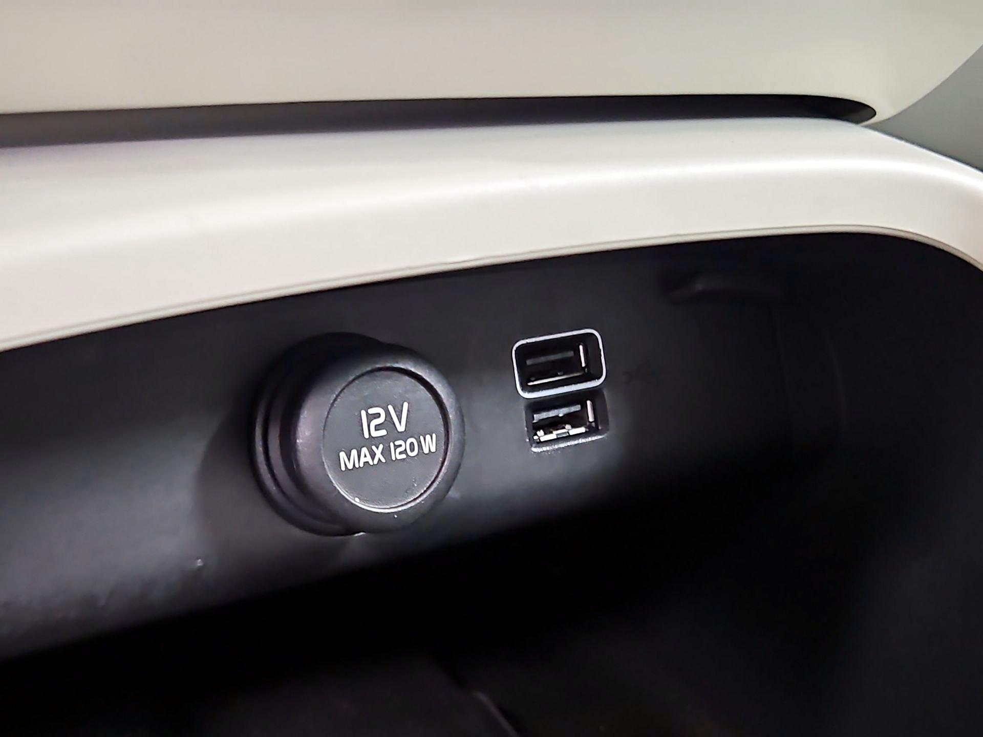 Thumbnail: 2020 Volvo XC40 - 19